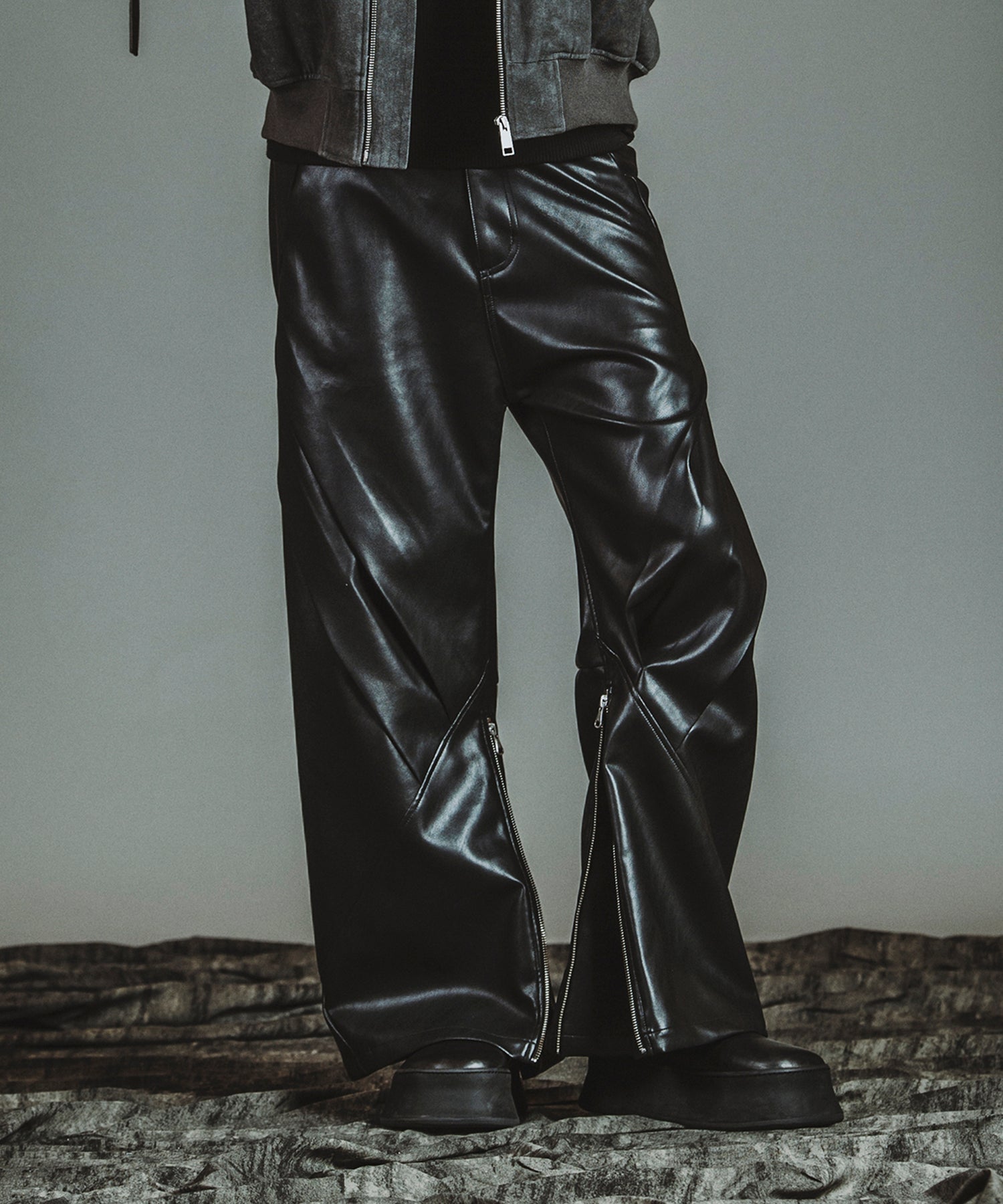 BLACK Model:H182cm