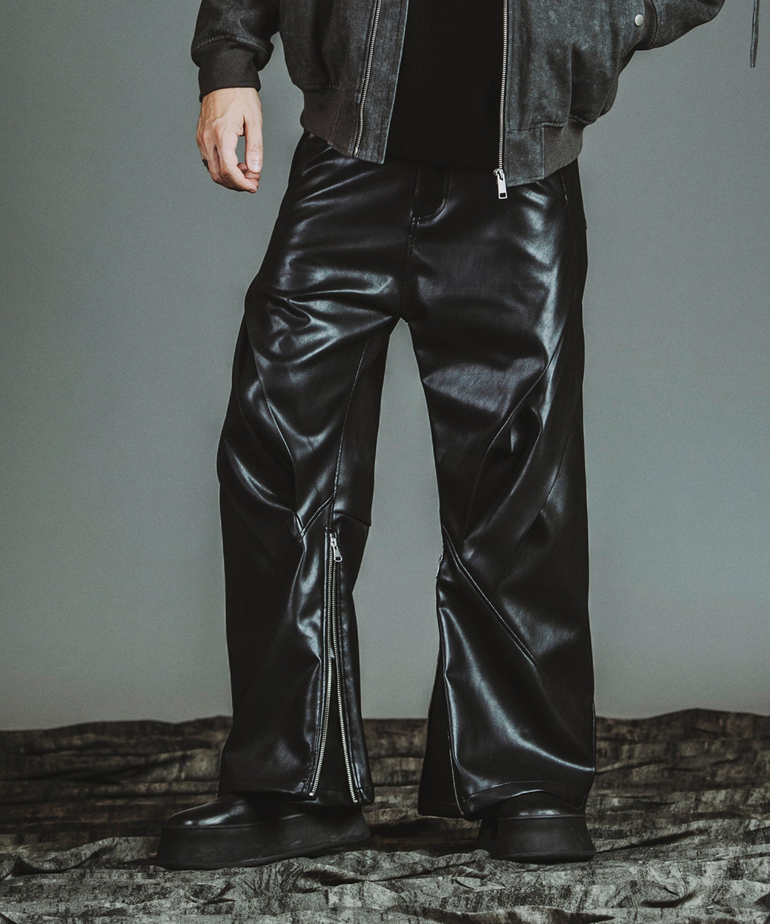 BLACK Model:H182cm