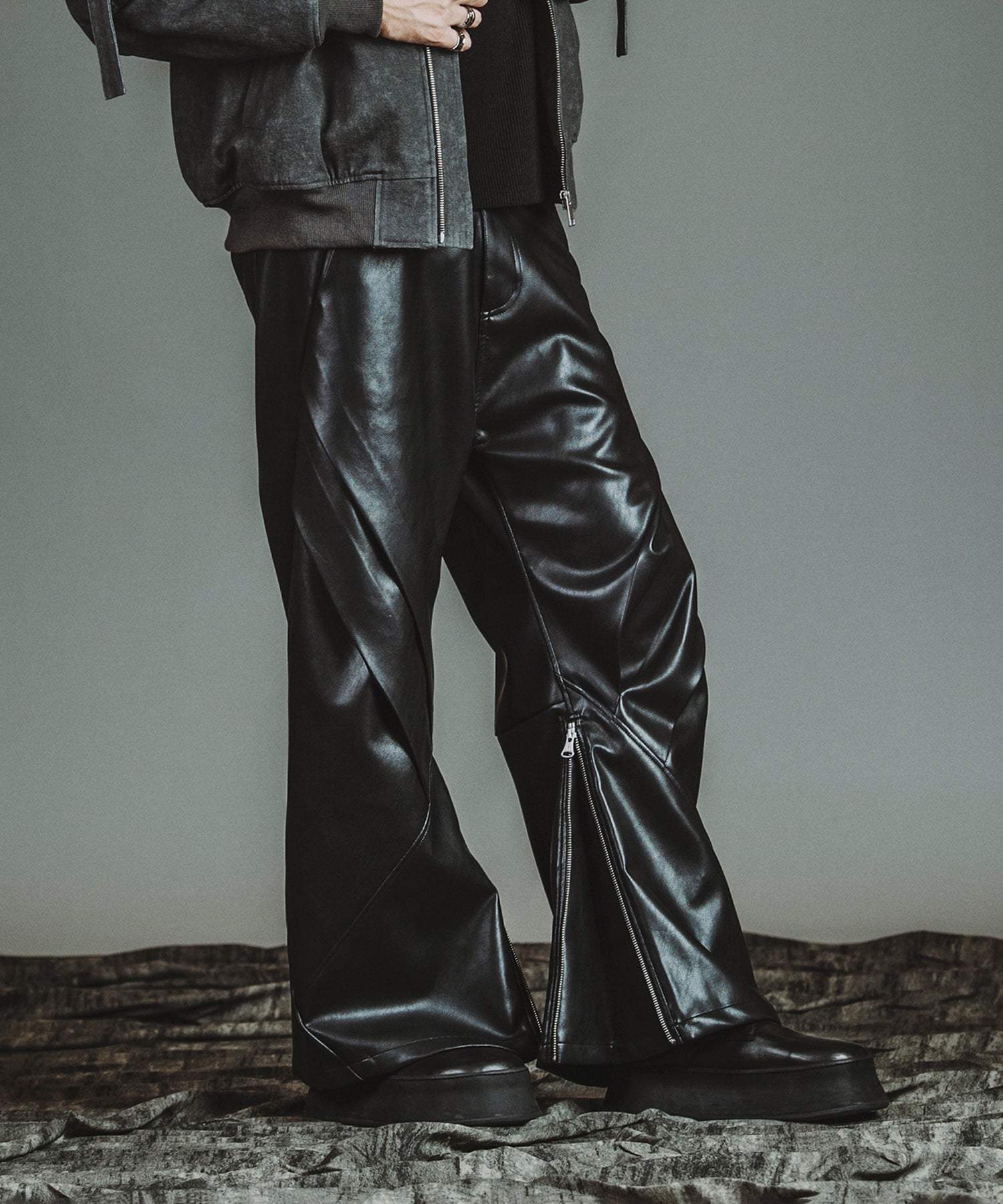 BLACK Model:H182cm