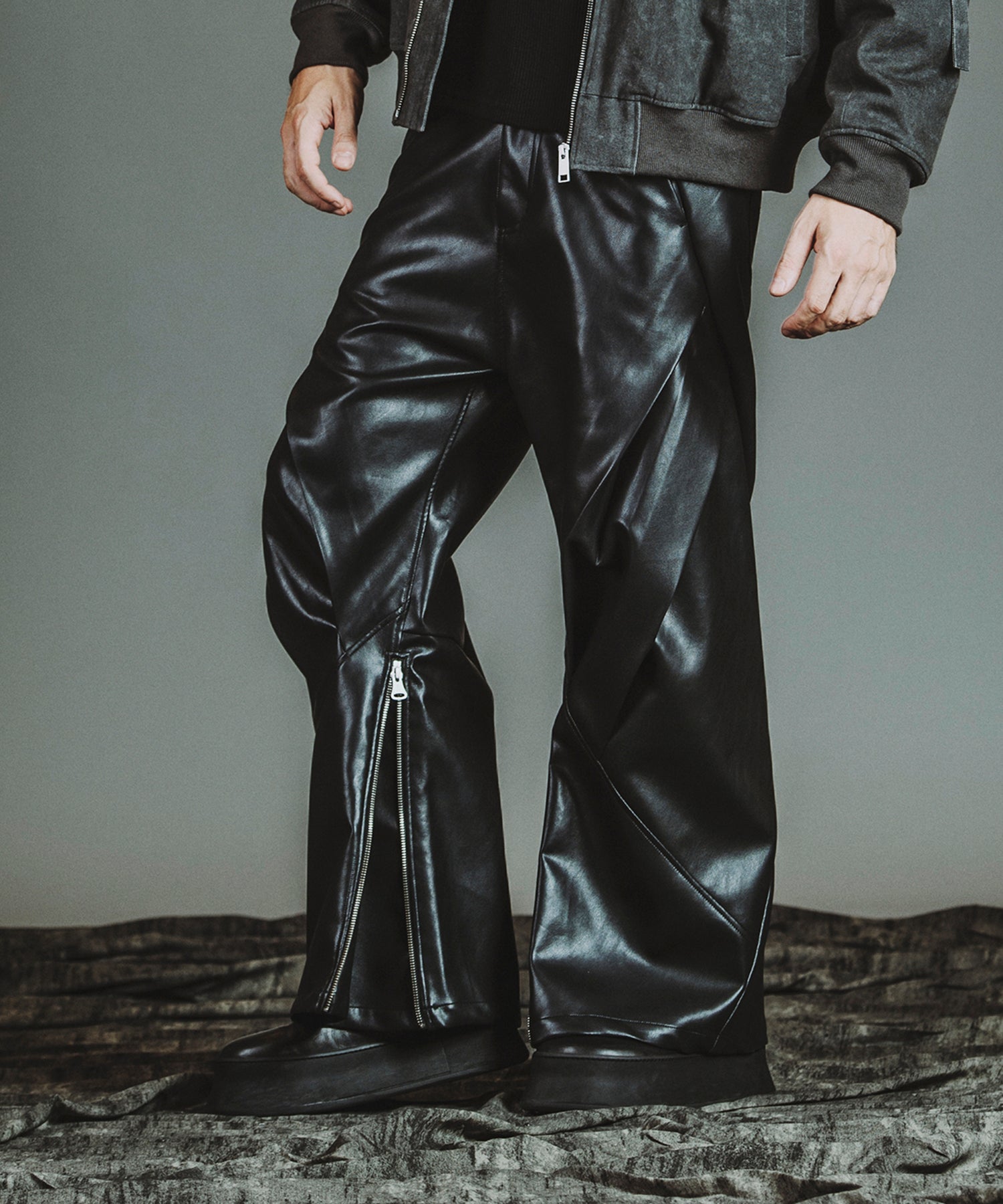 BLACK Model:H182cm