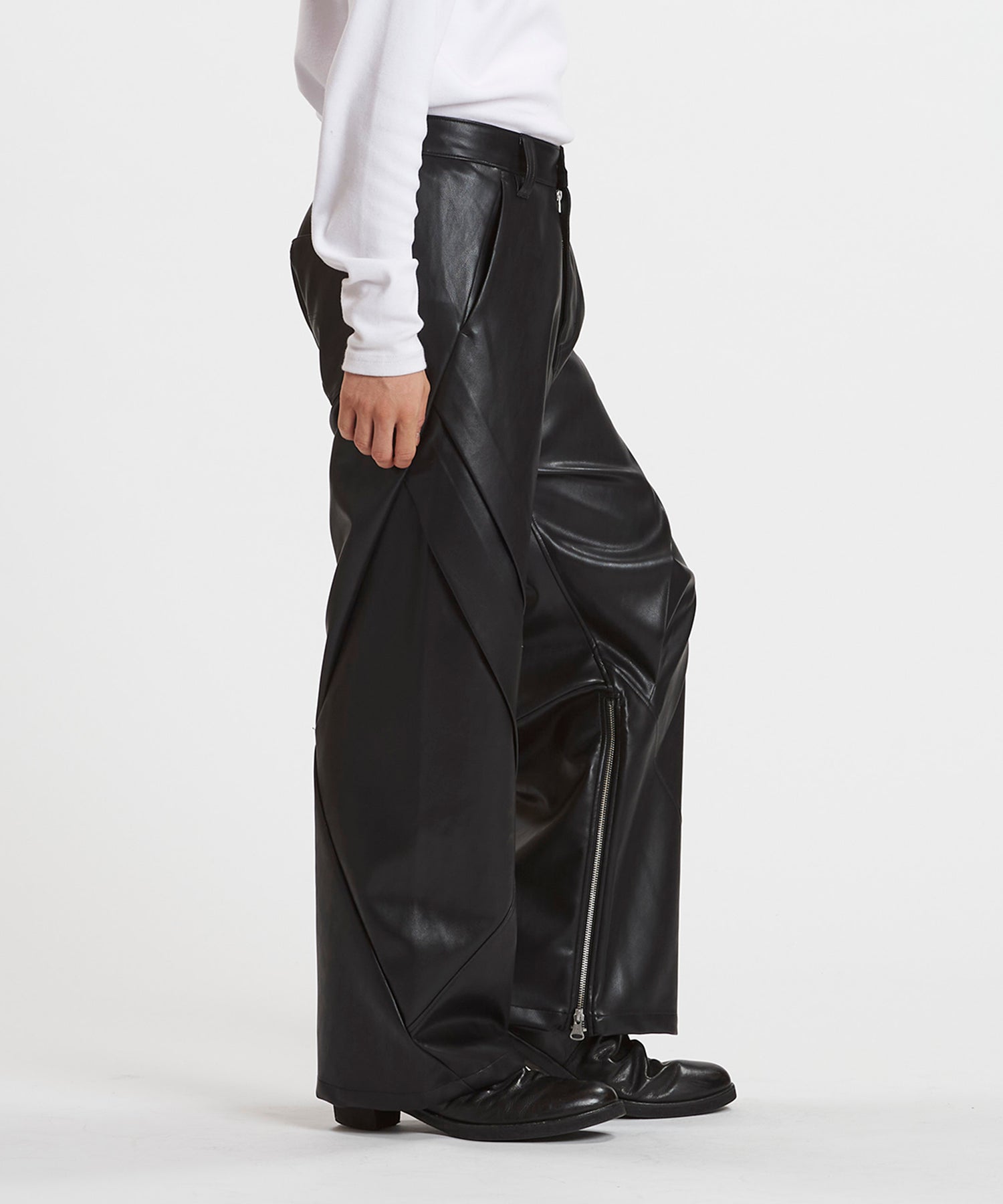シンセティックレザーZIPフレアPT