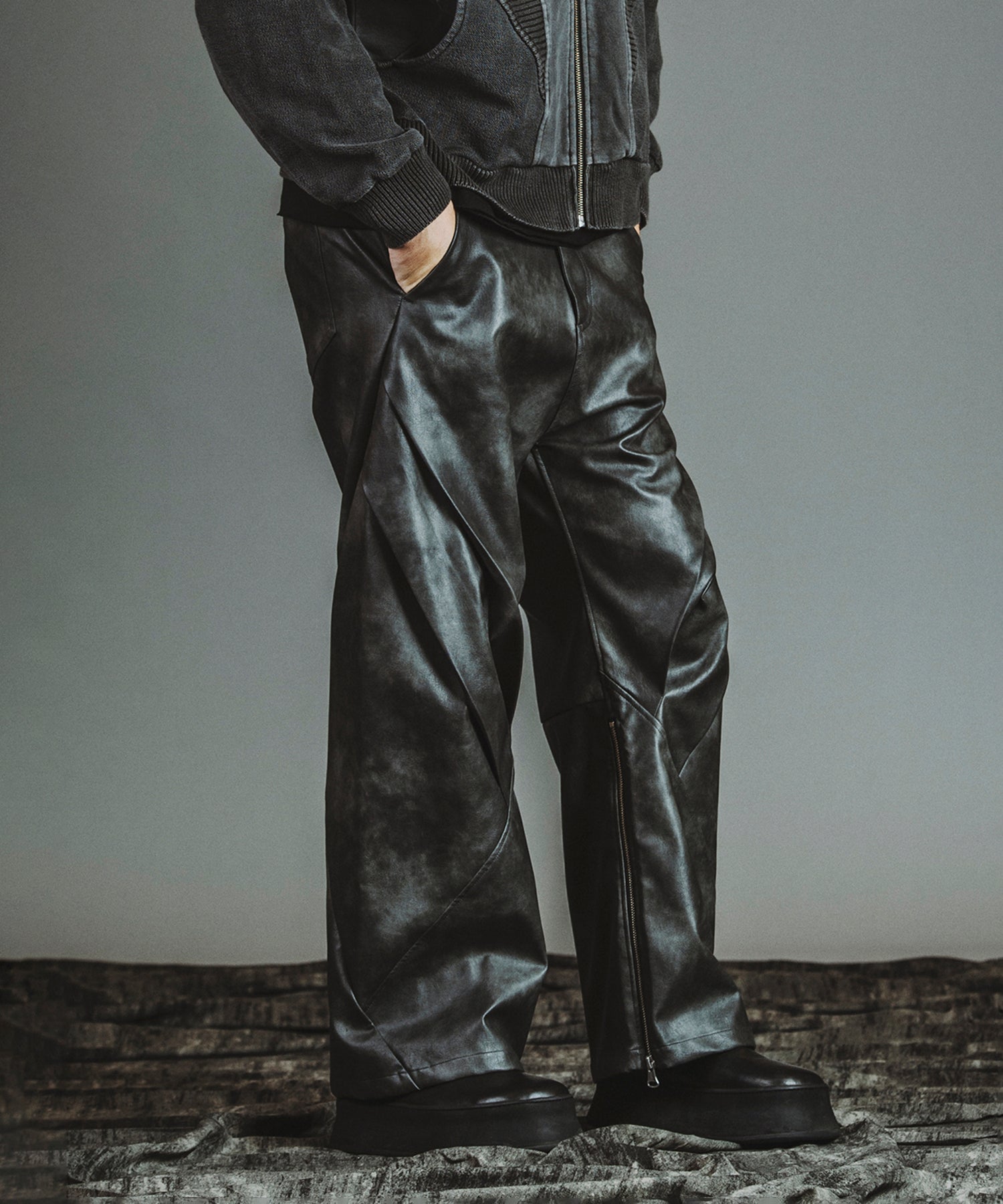 GRAY Model:H182cm