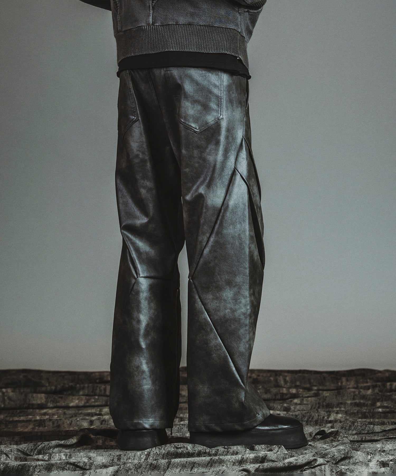 GRAY Model:H182cm