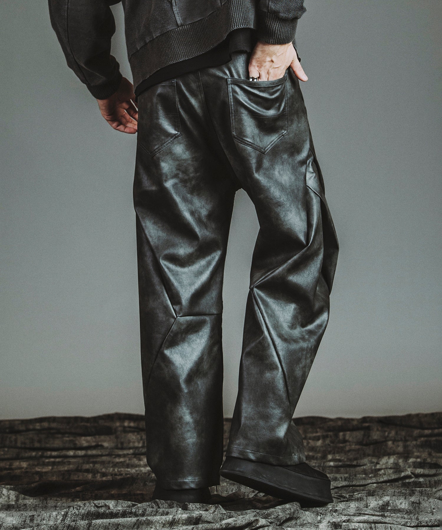 GRAY Model:H182cm