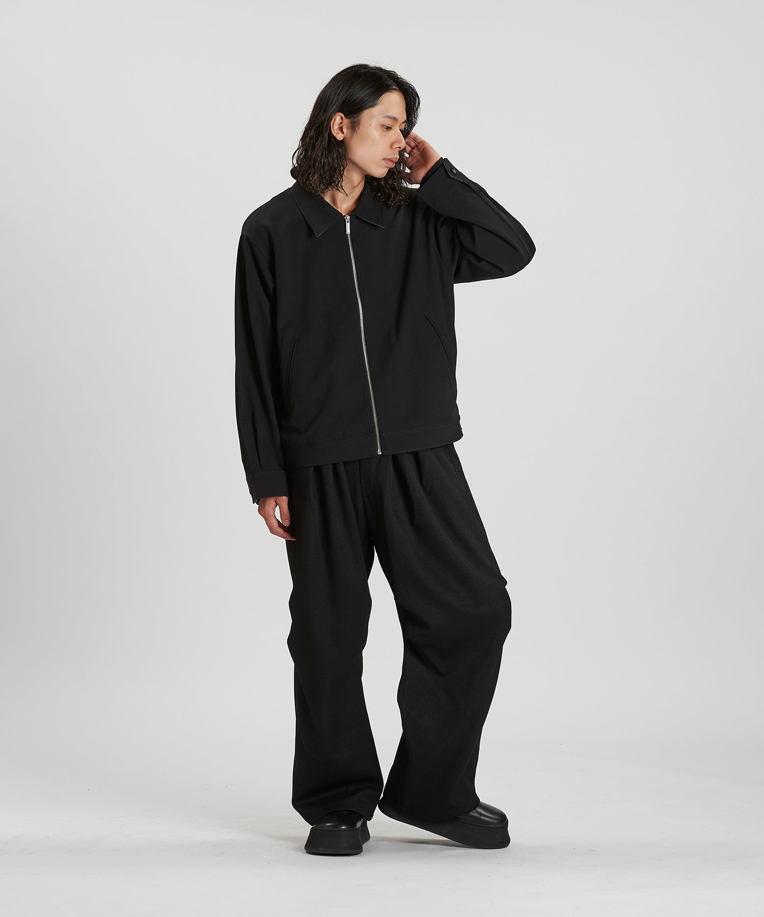 BLACK Model:H180cm