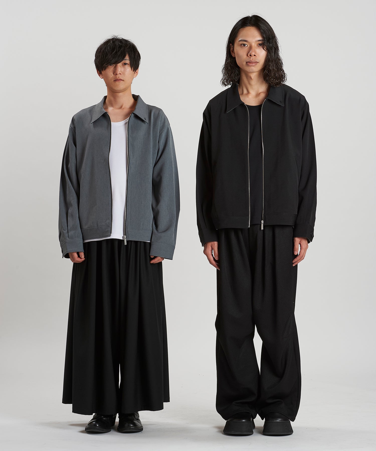 GRAY Model:H169cm / BLACK Model:H180cm