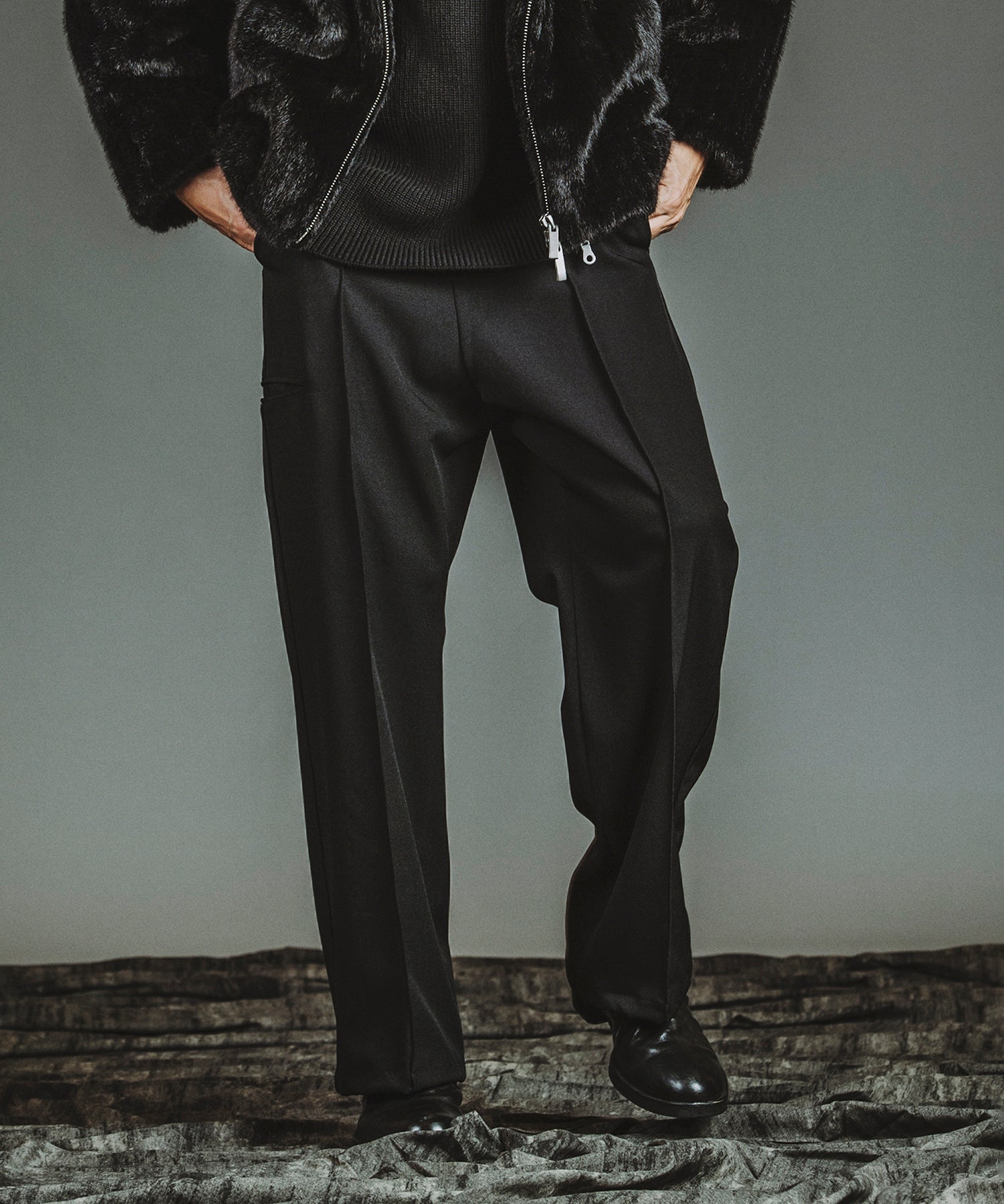 BLACK Model:H182cm