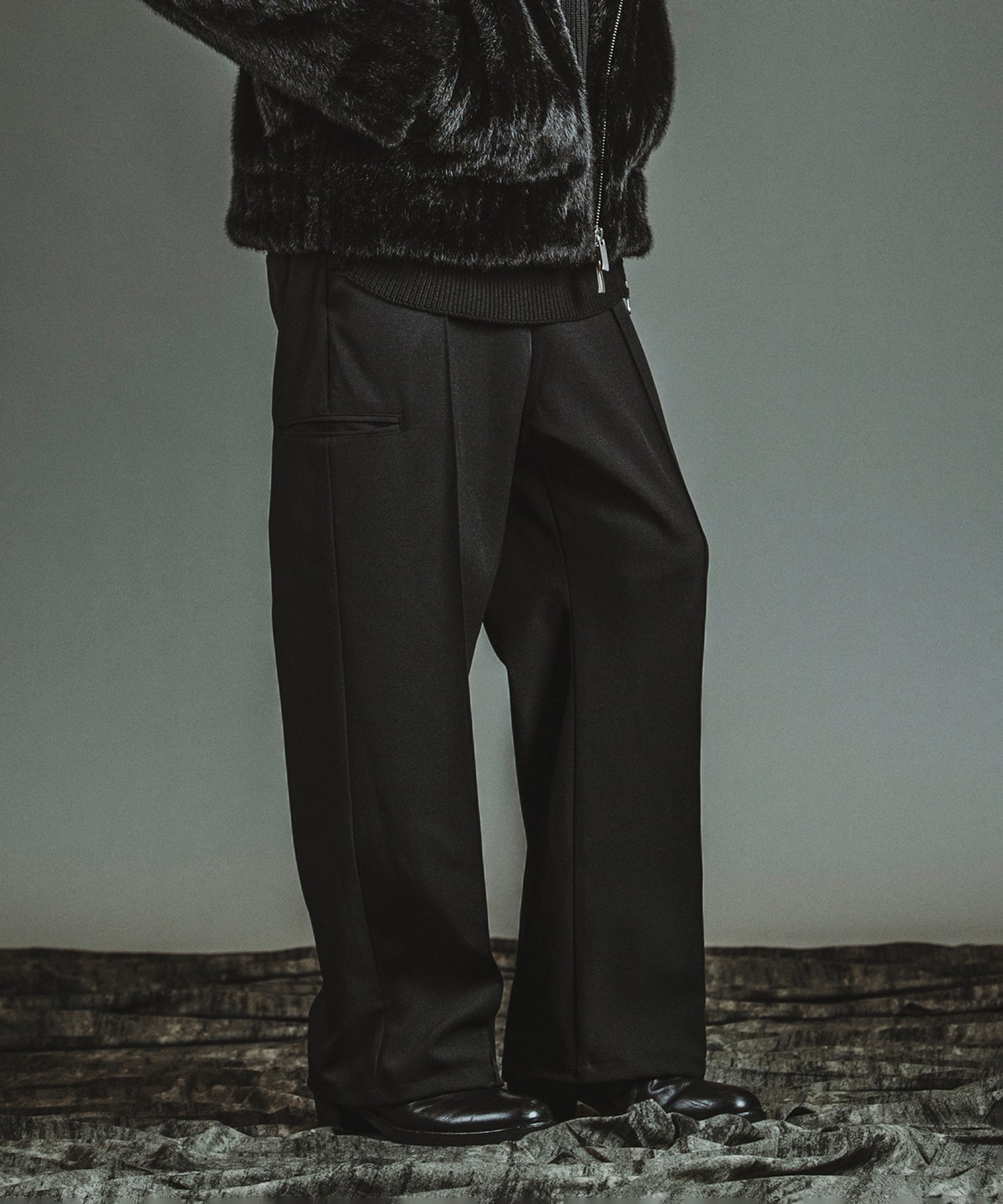 BLACK Model:H182cm