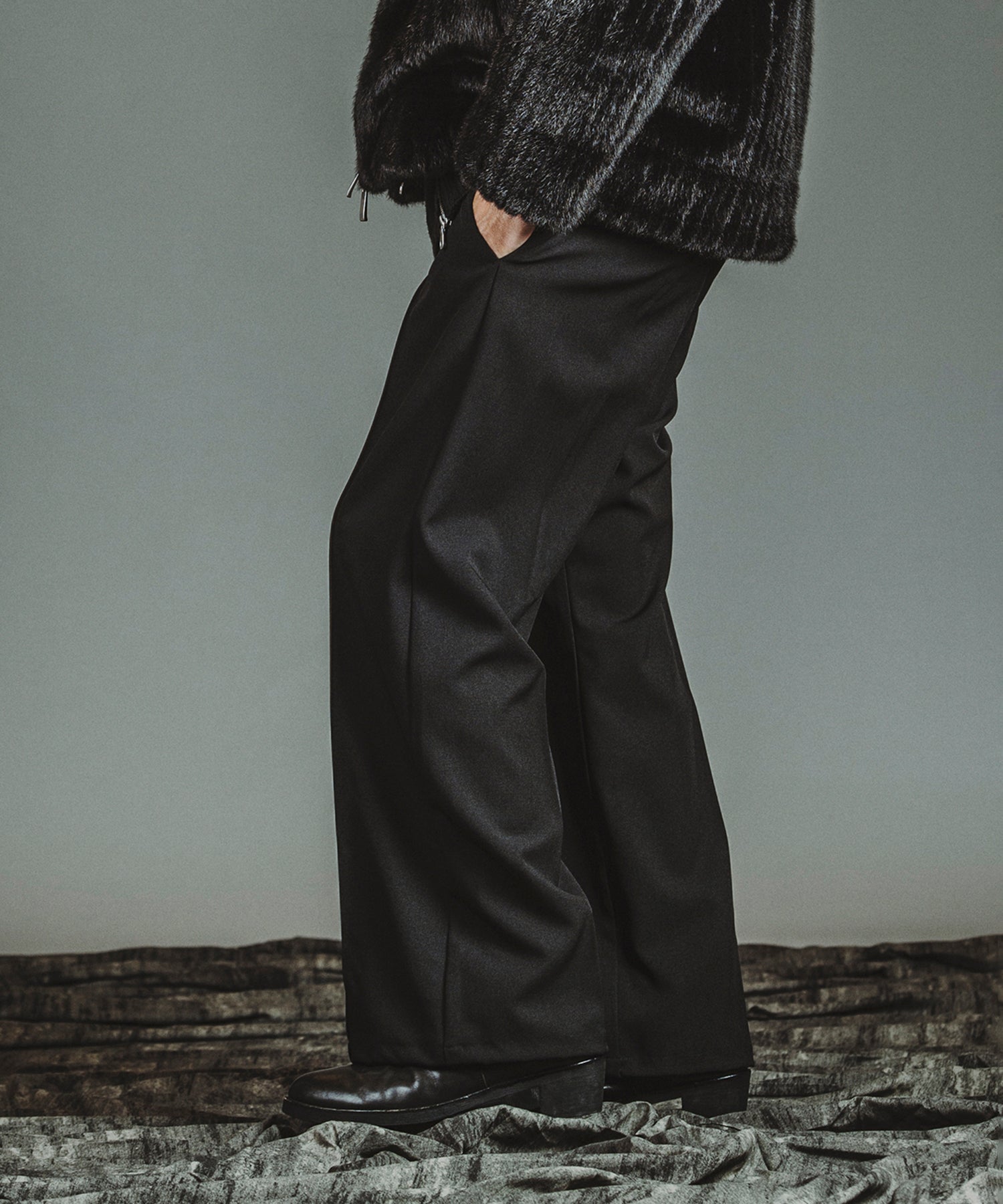 BLACK Model:H182cm