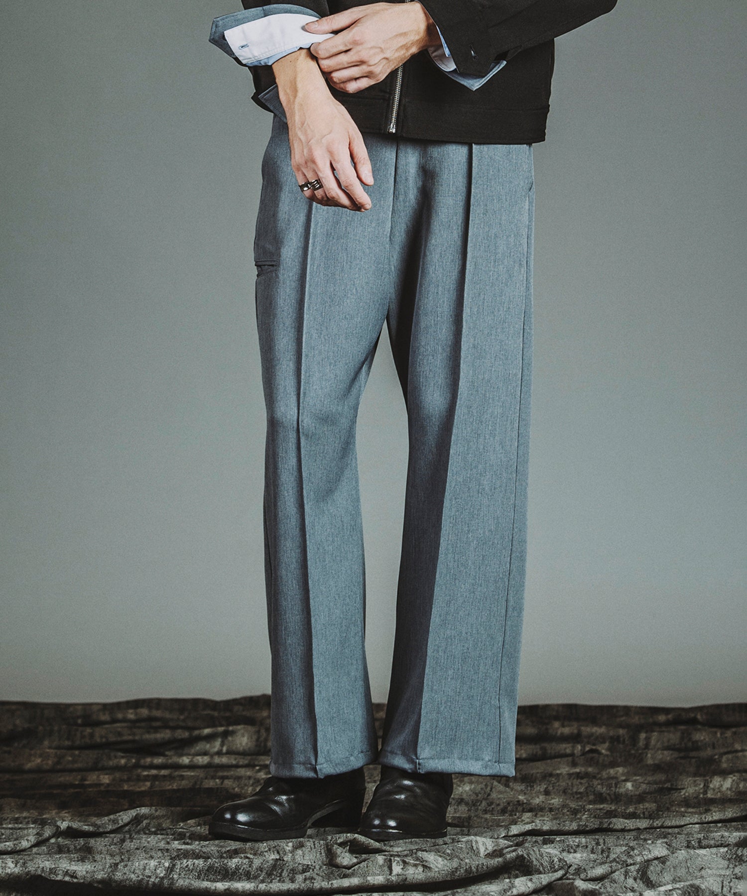 GRAY Model:H182cm