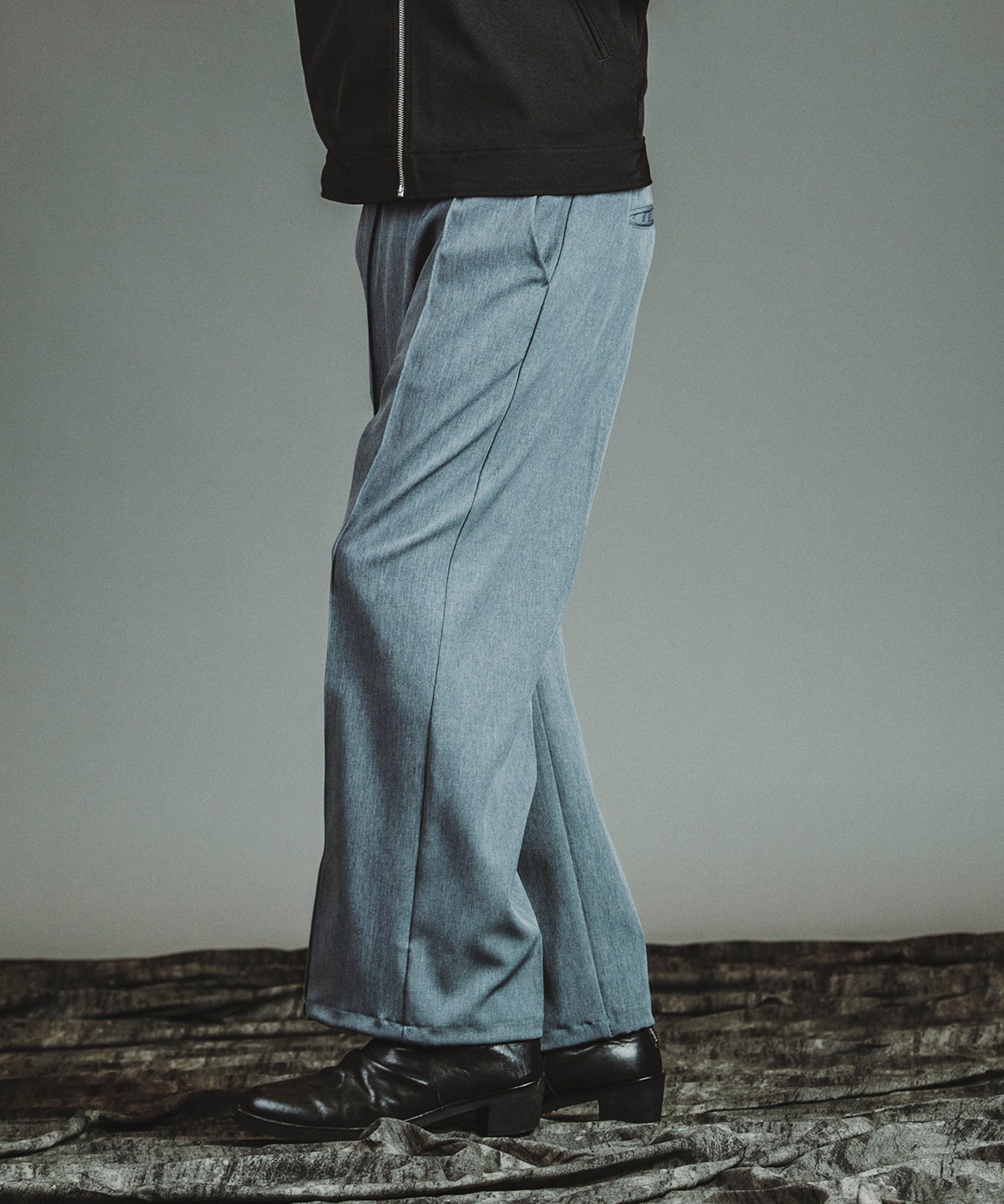 GRAY Model:H182cm