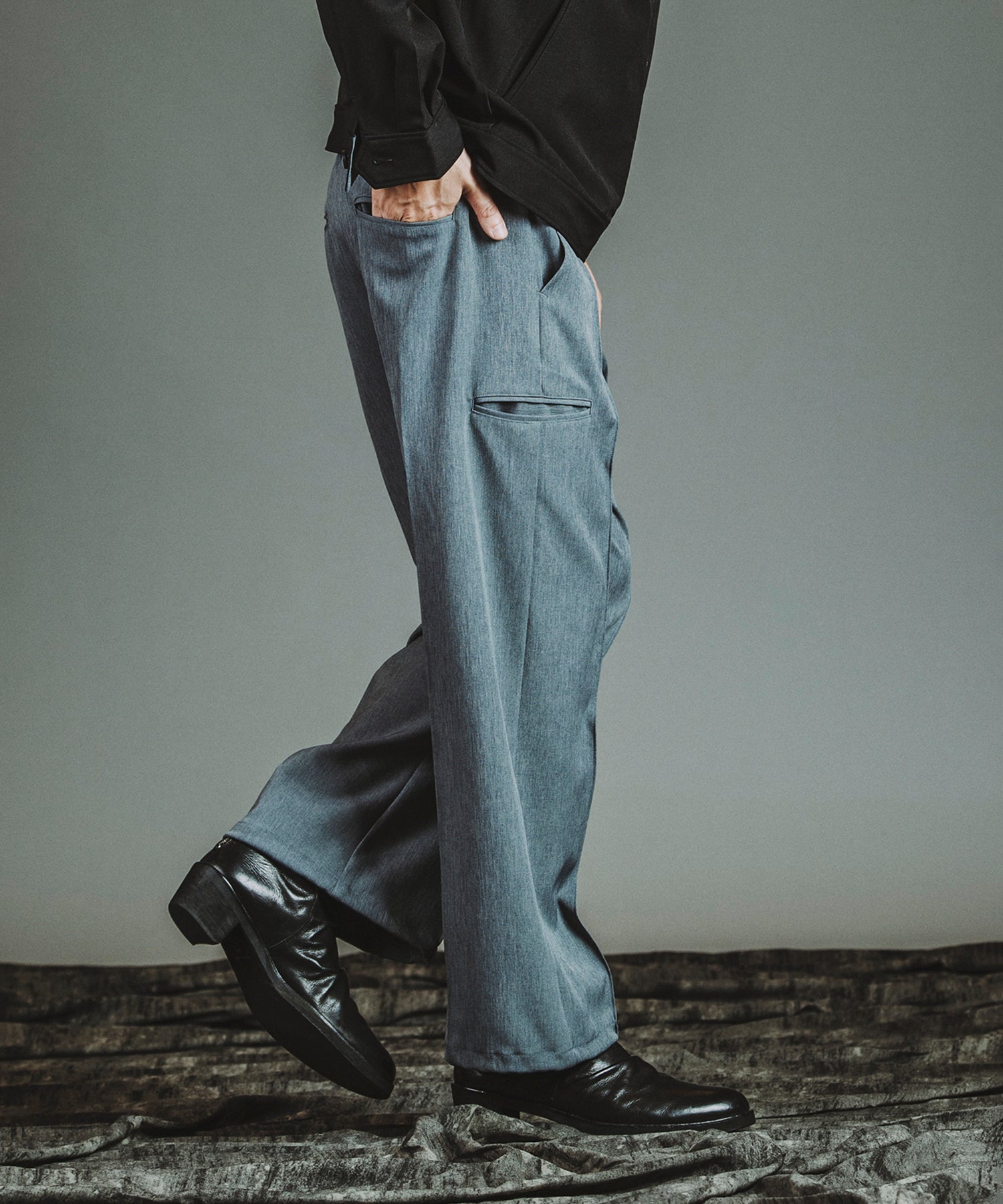 GRAY Model:H182cm