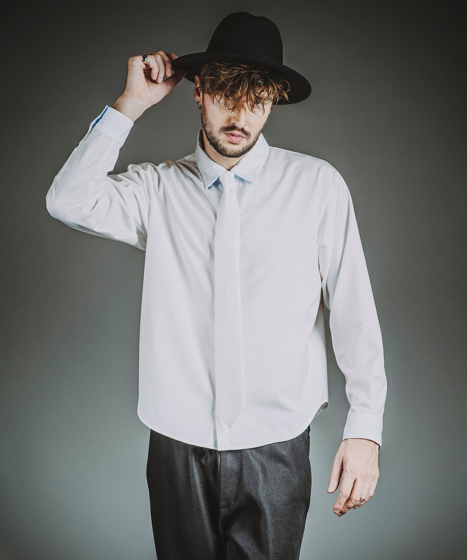 WHITE Model:H182cm