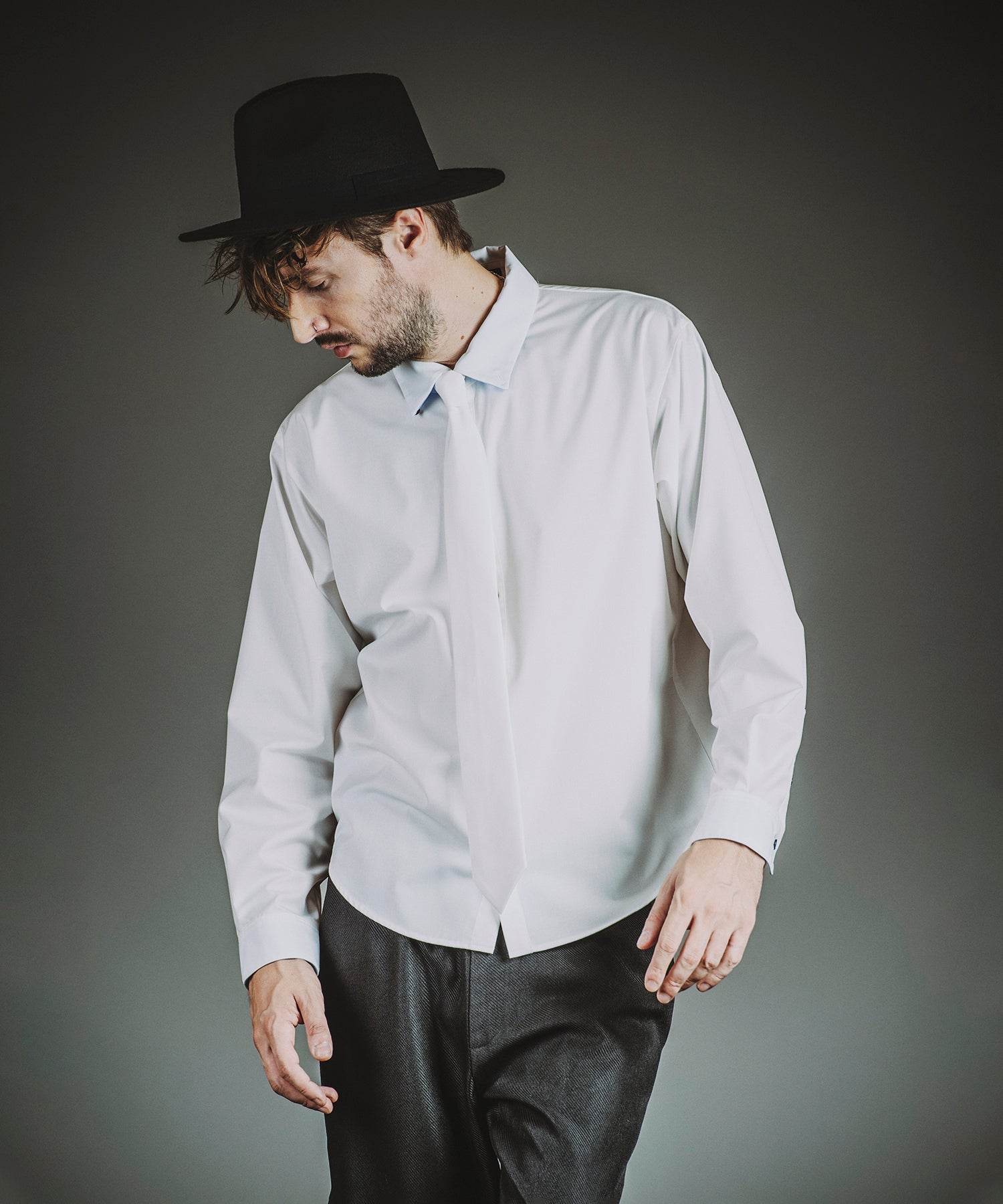 WHITE Model:H182cm