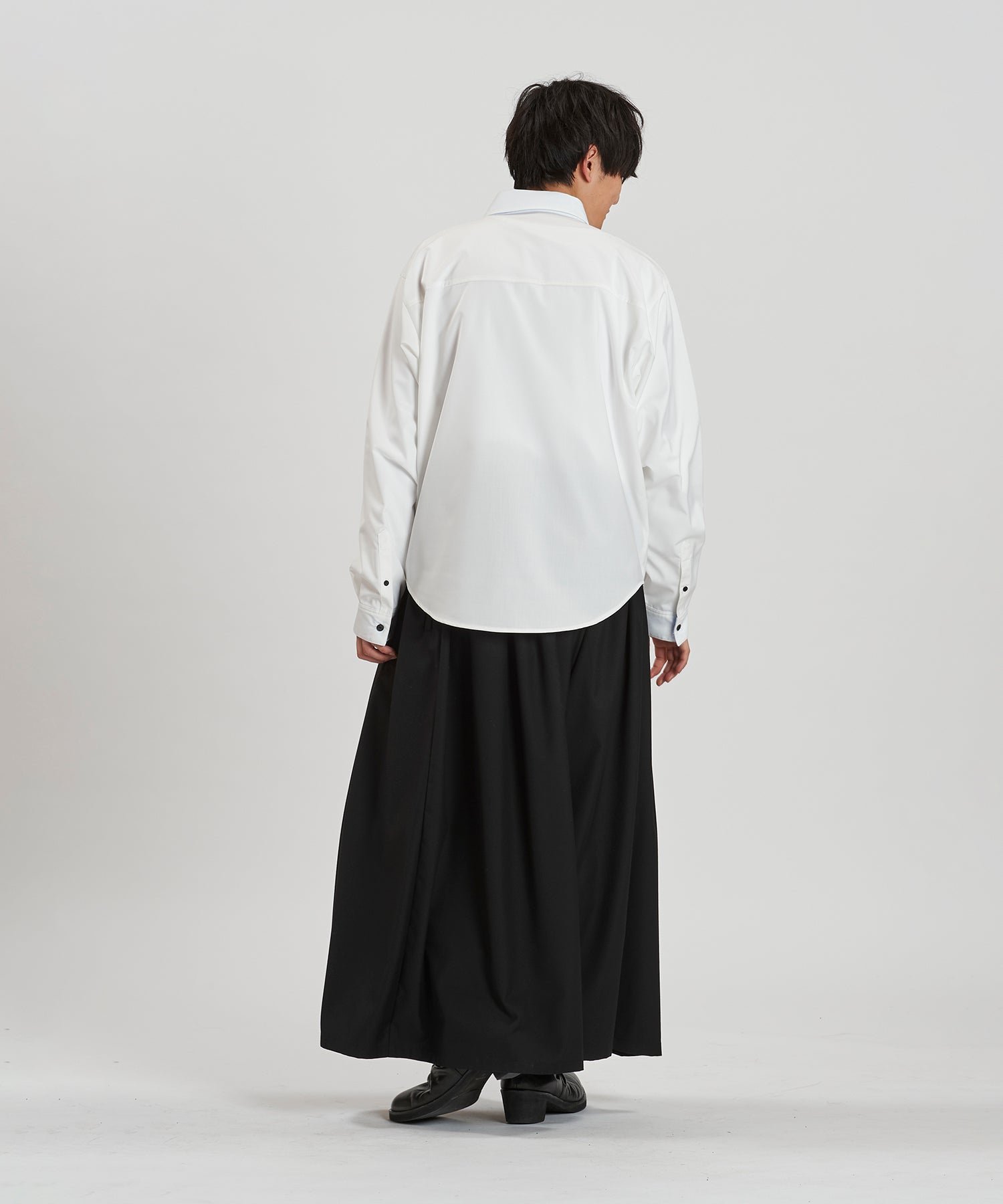 WHITE Model:H169cm