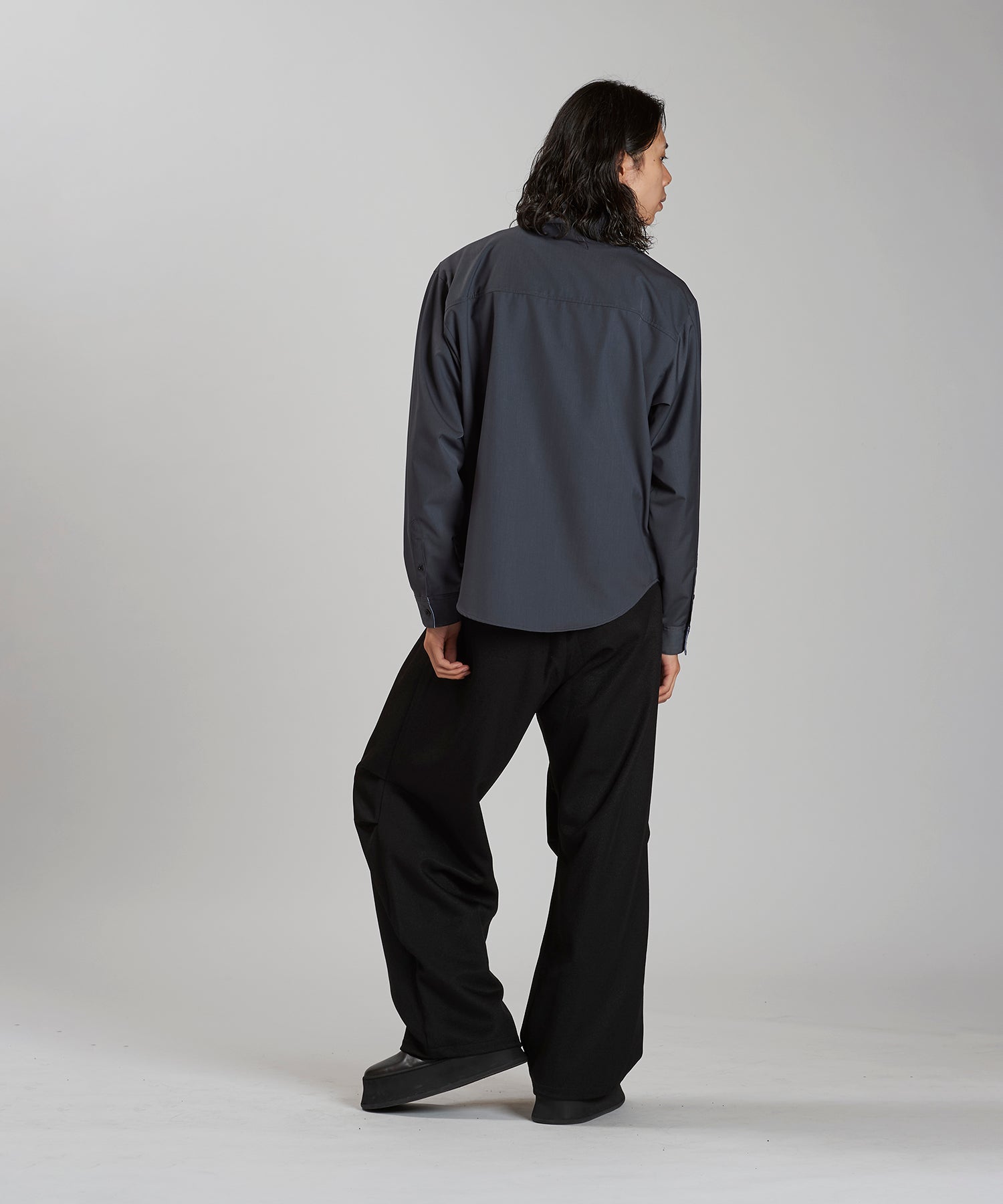 GRAY Model:H180cm