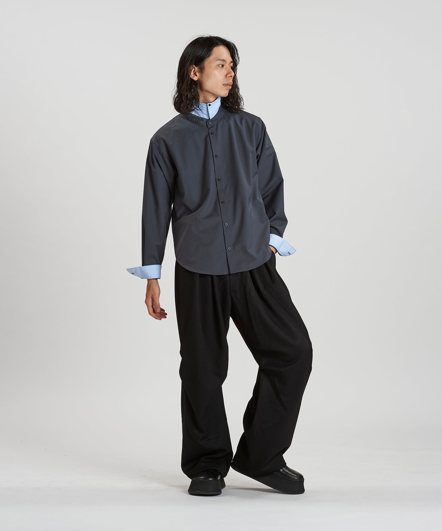 GRAY Model:H180cm