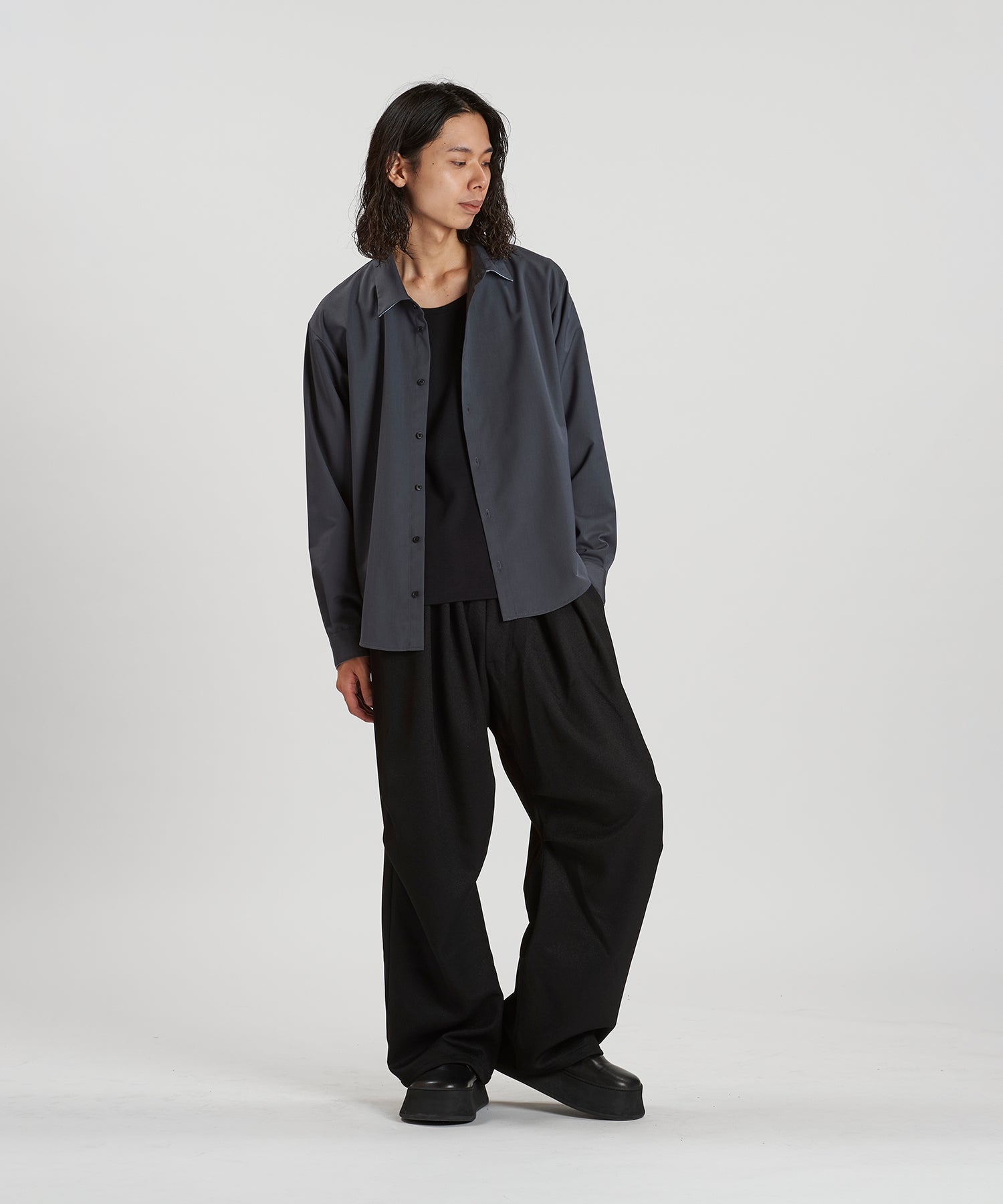 GRAY Model:H180cm