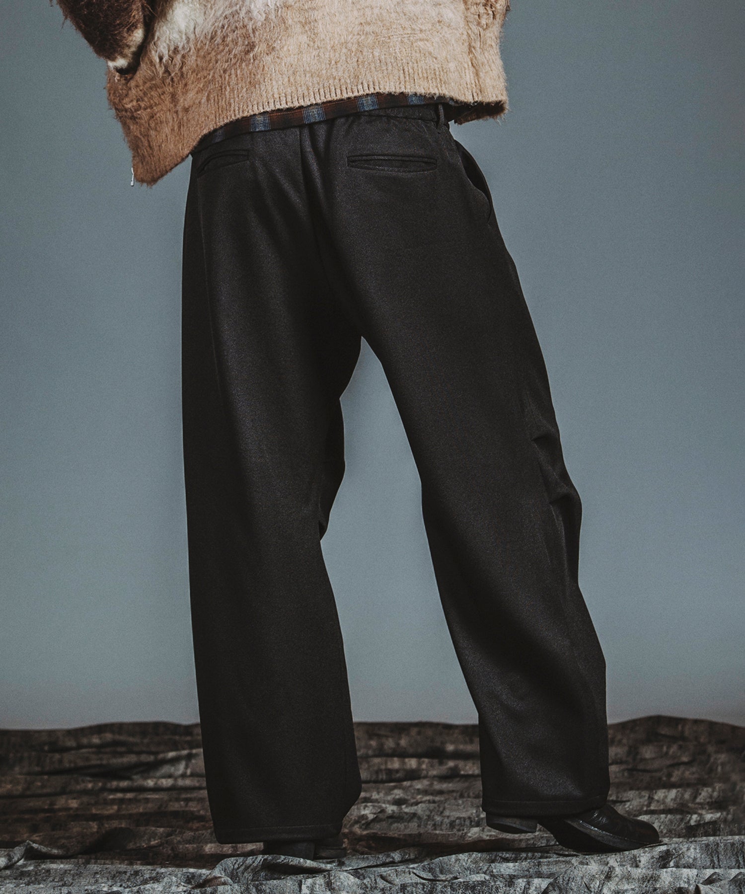BLACK Model:H182cm
