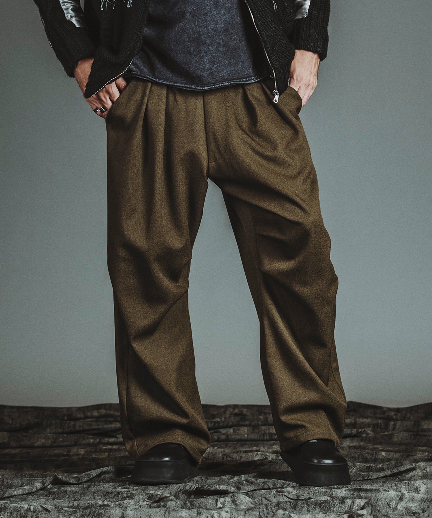 BROWN Model:H182cm