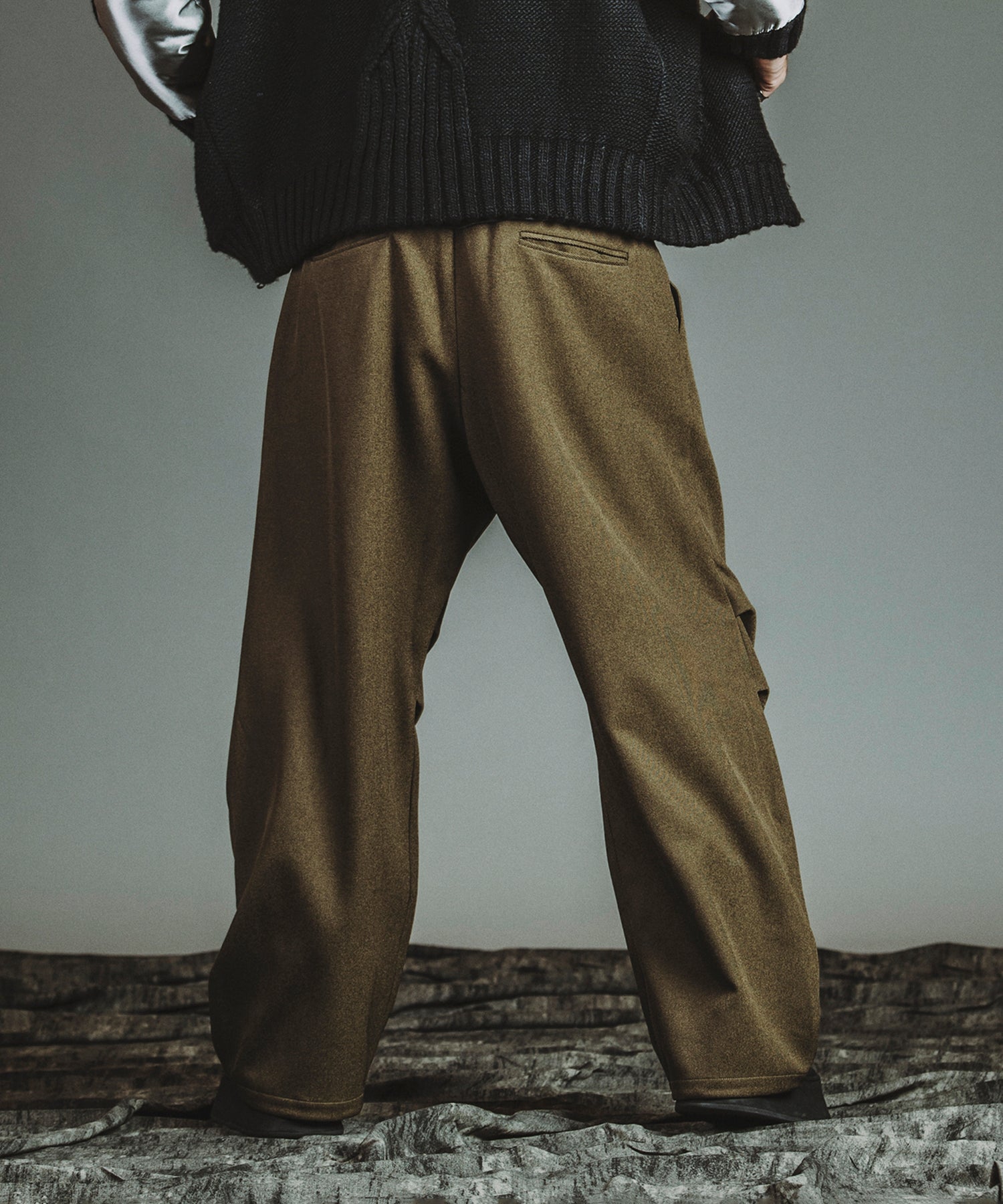 BROWN Model:H182cm