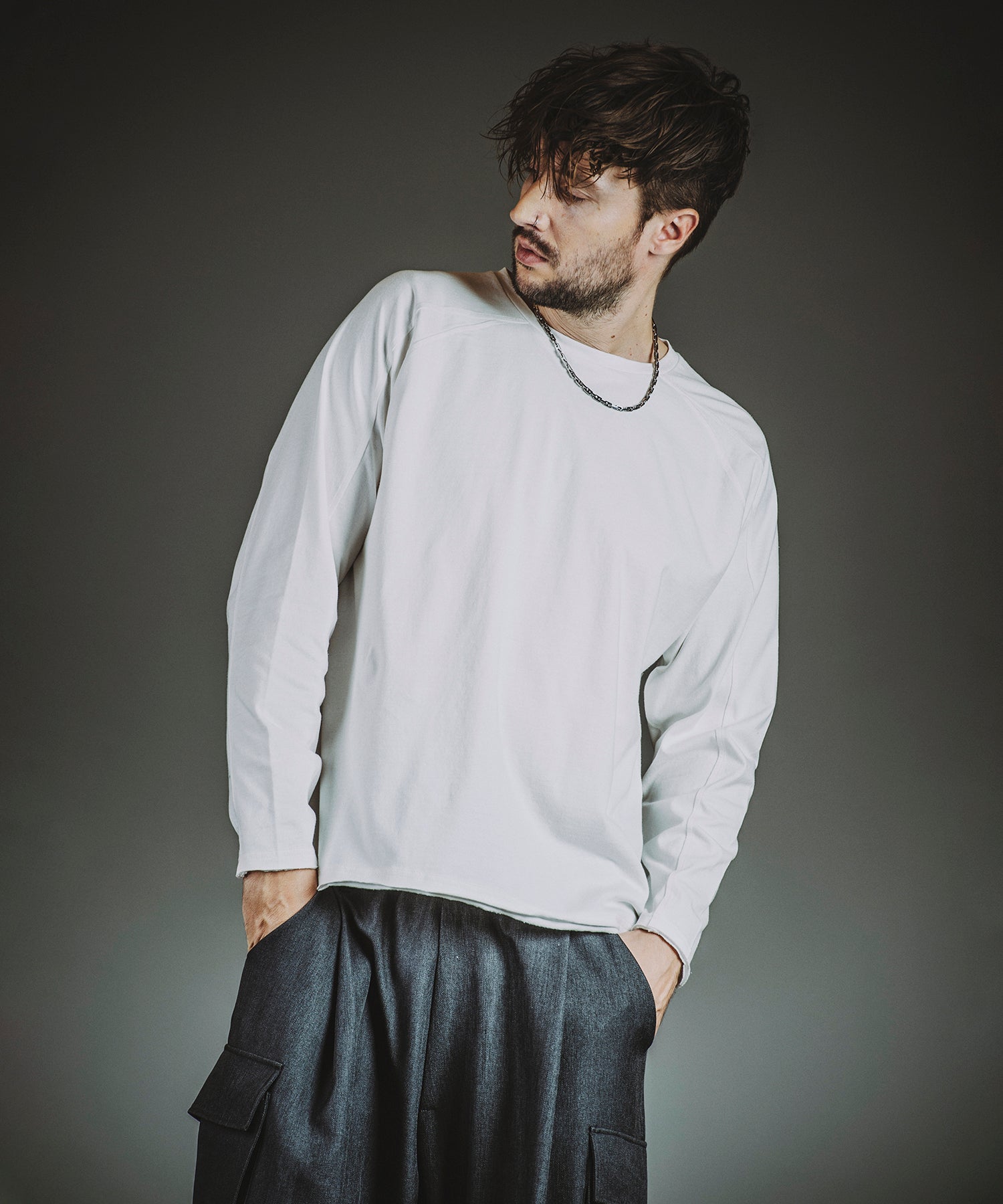 WHITE Model:H182cm