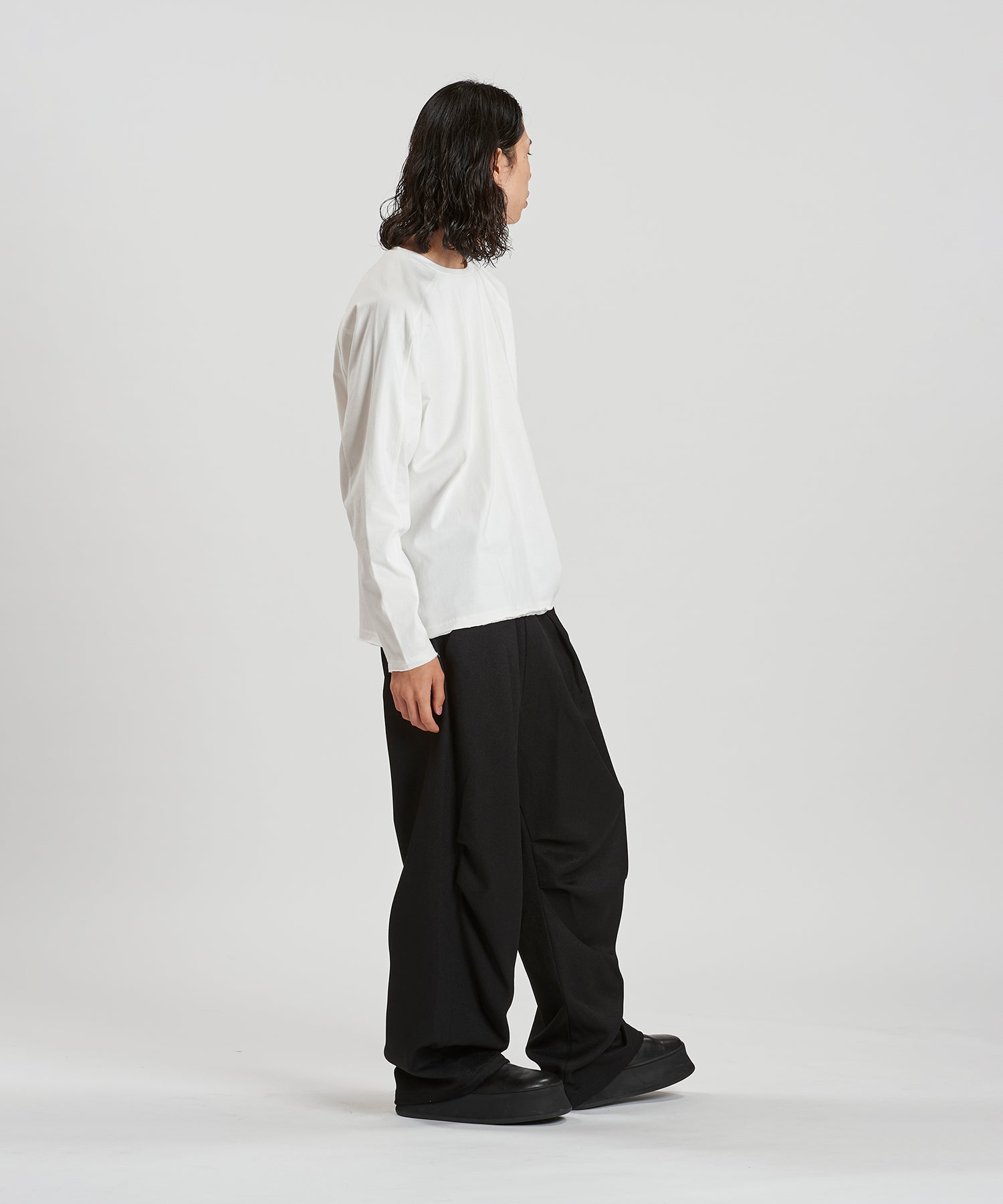 WHITE Model:H180cm