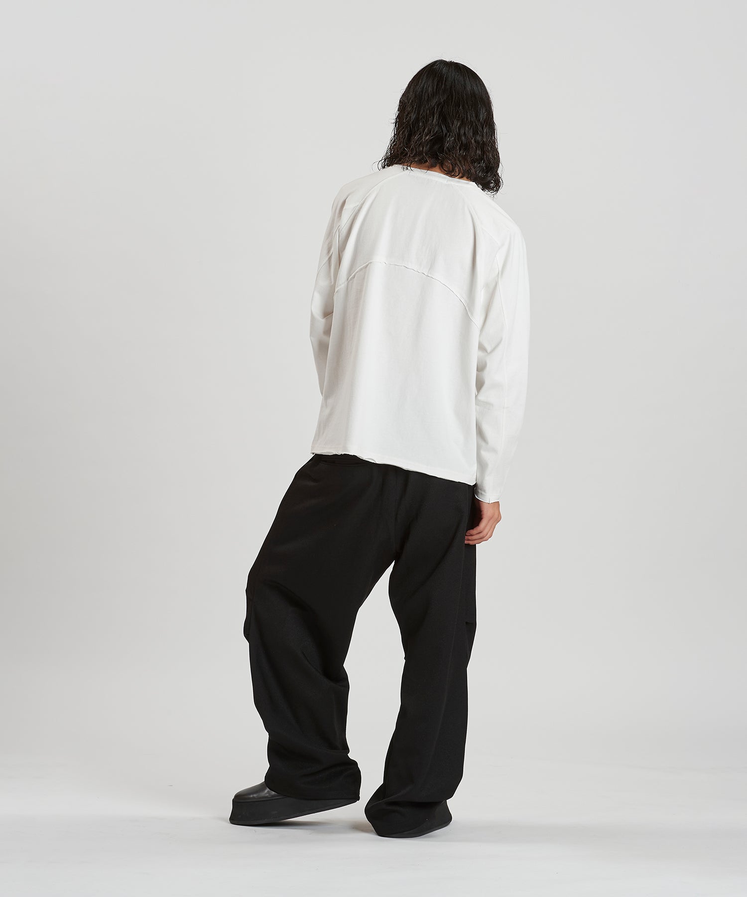 WHITE Model:H180cm