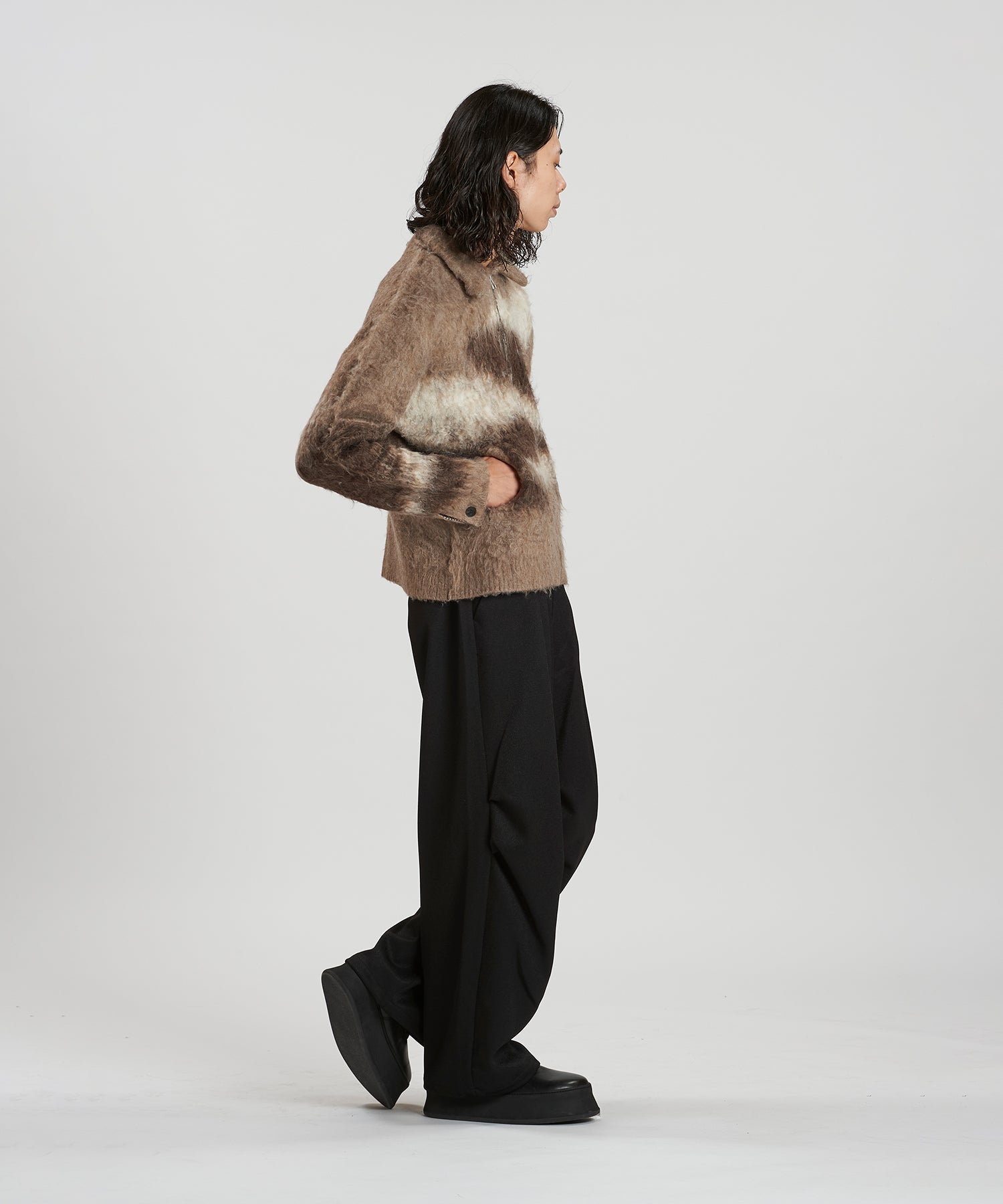 BEIGE Model:H180cm