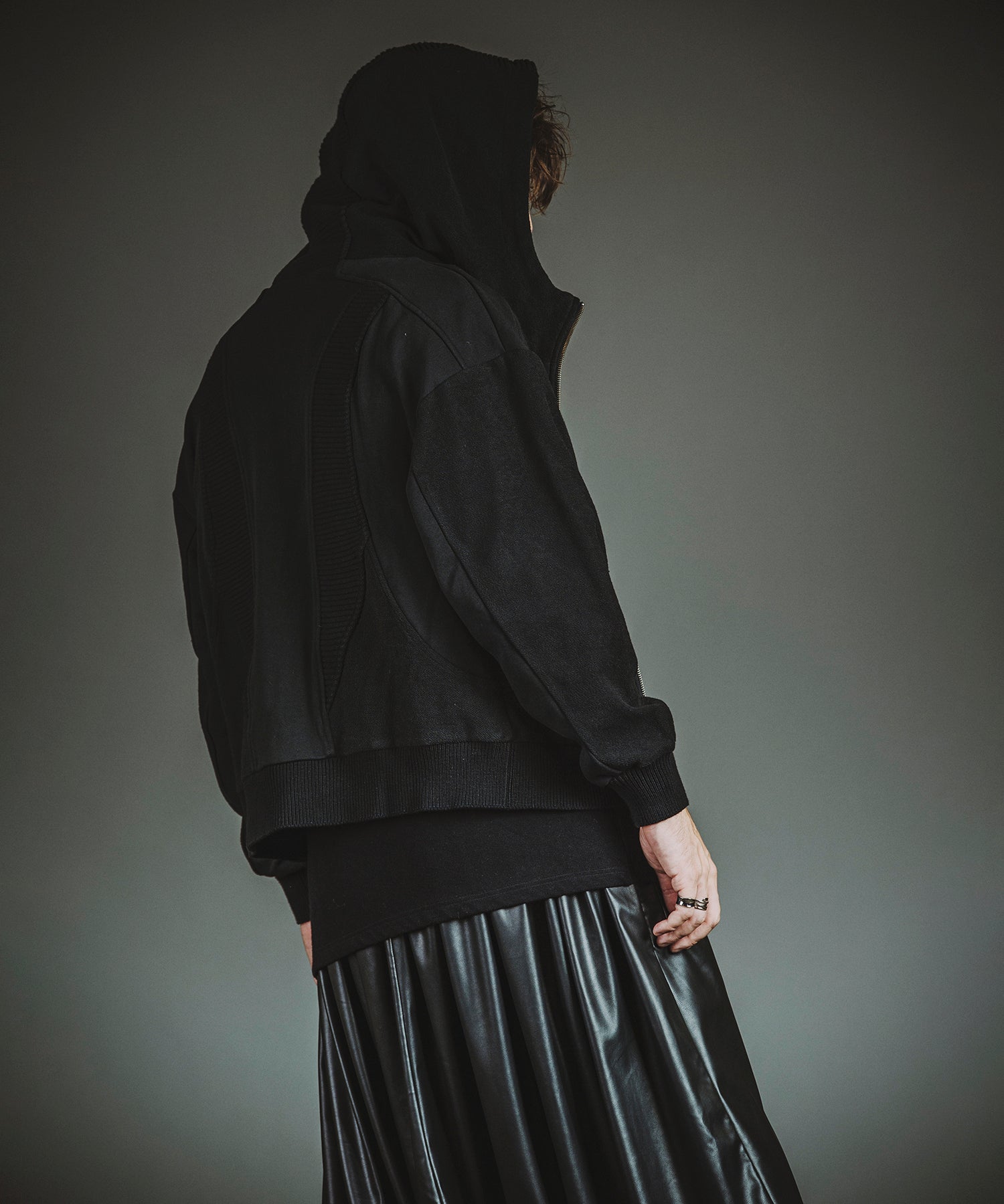 BLACK Model:H182cm