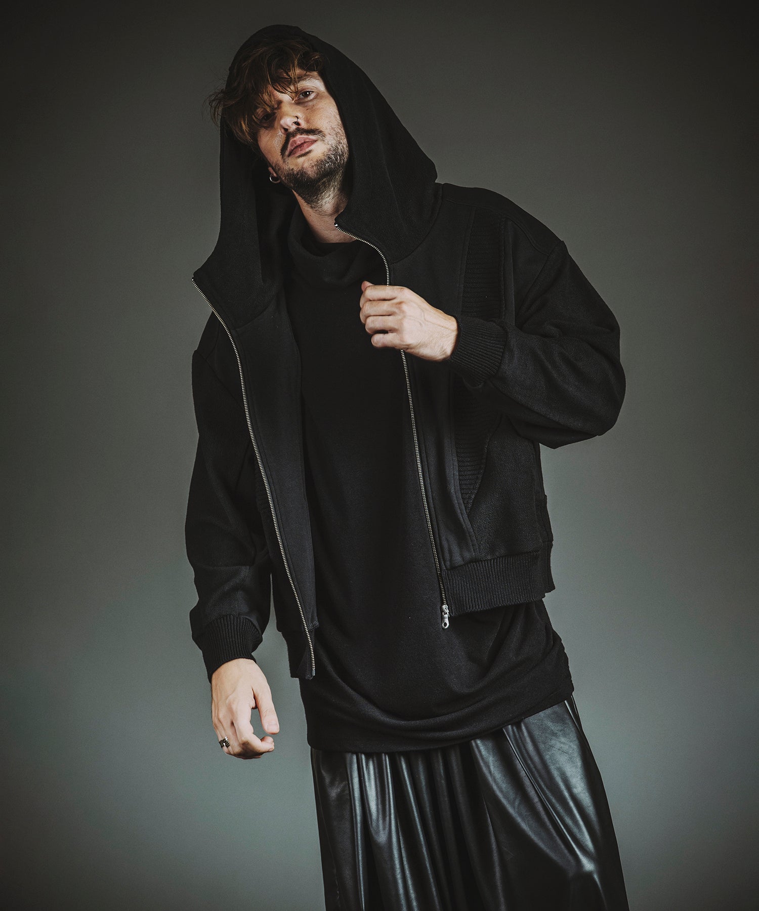 BLACK Model:H182cm