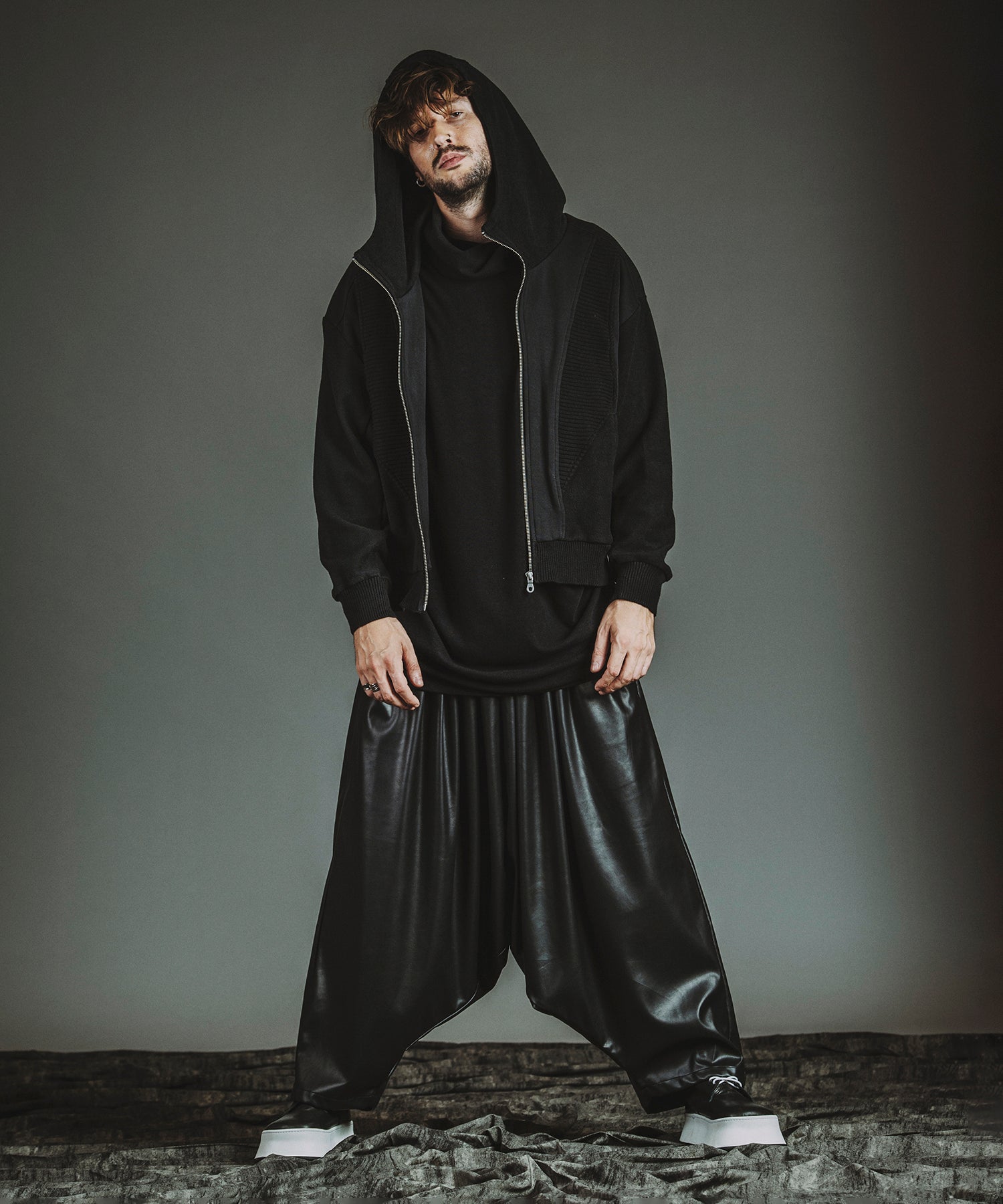 BLACK Model:H182cm