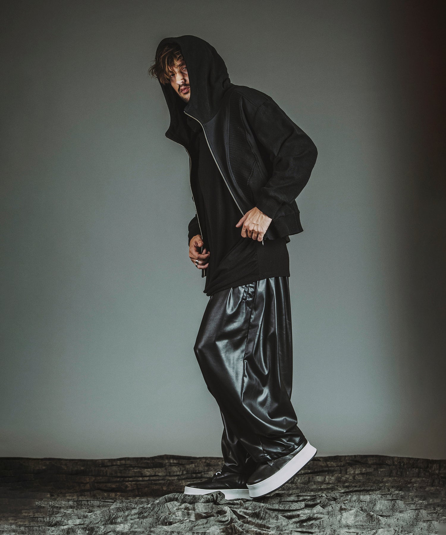 BLACK Model:H182cm