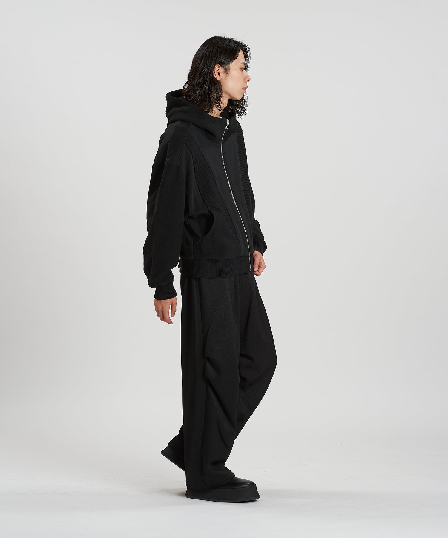 BLACK Model:H180cm