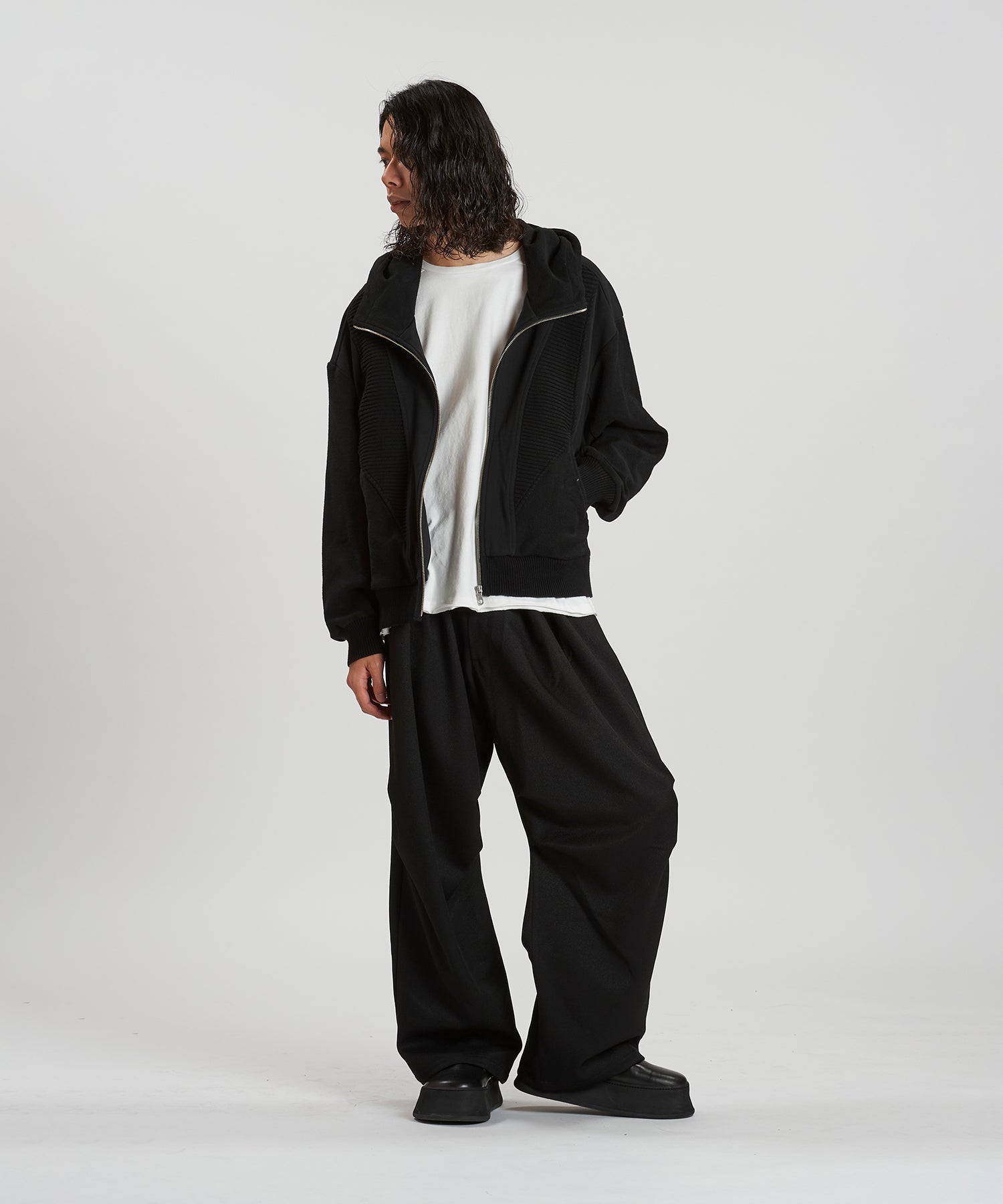 BLACK Model:H180cm