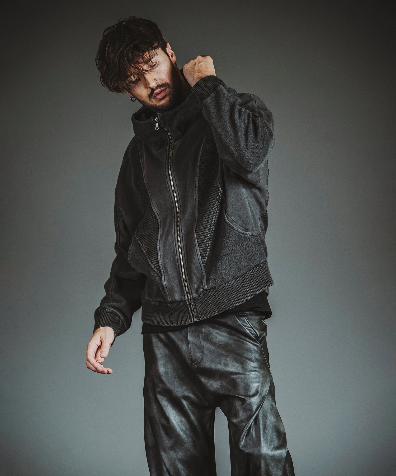 GRAY Model:H182cm