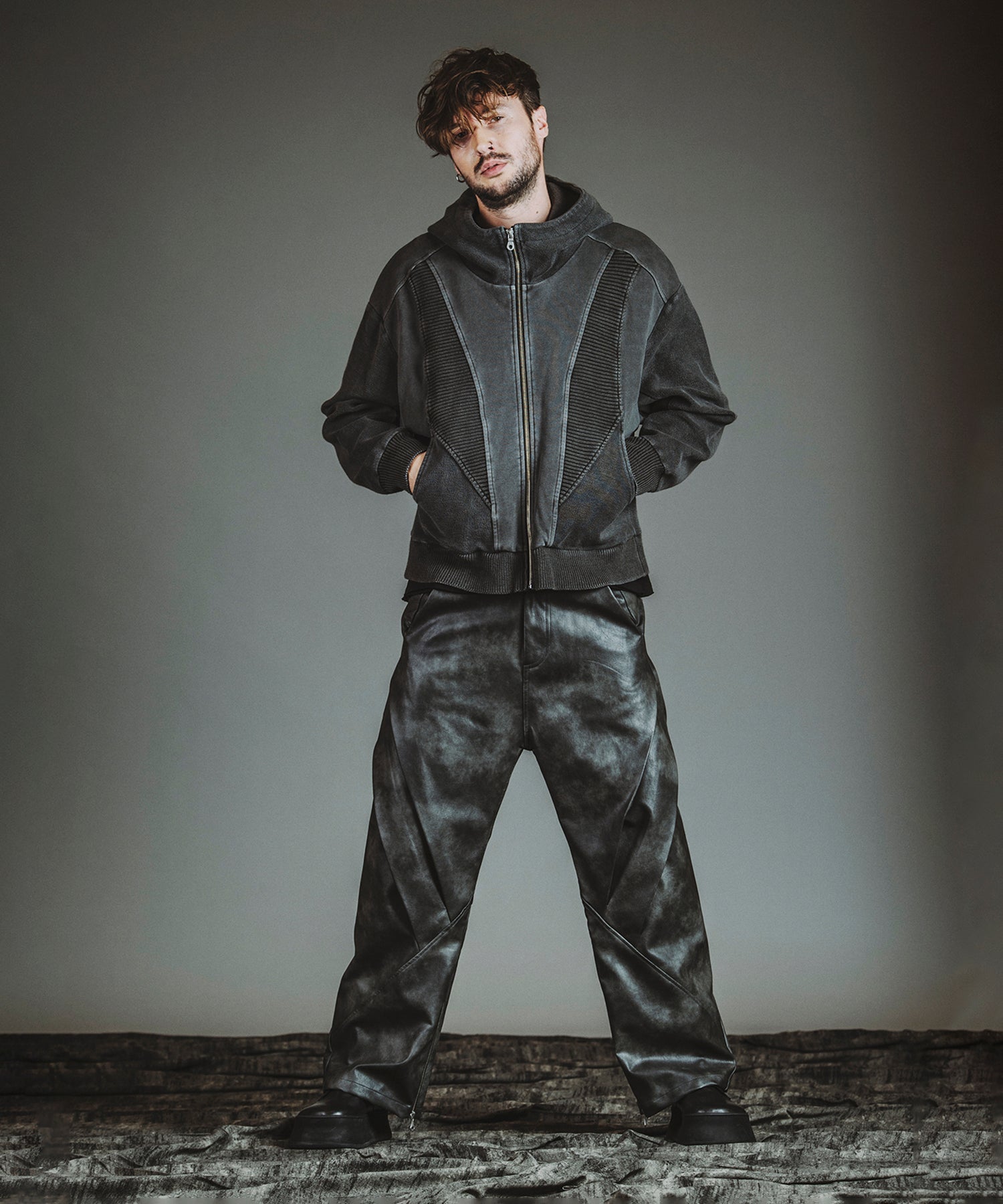 GRAY Model:H182cm