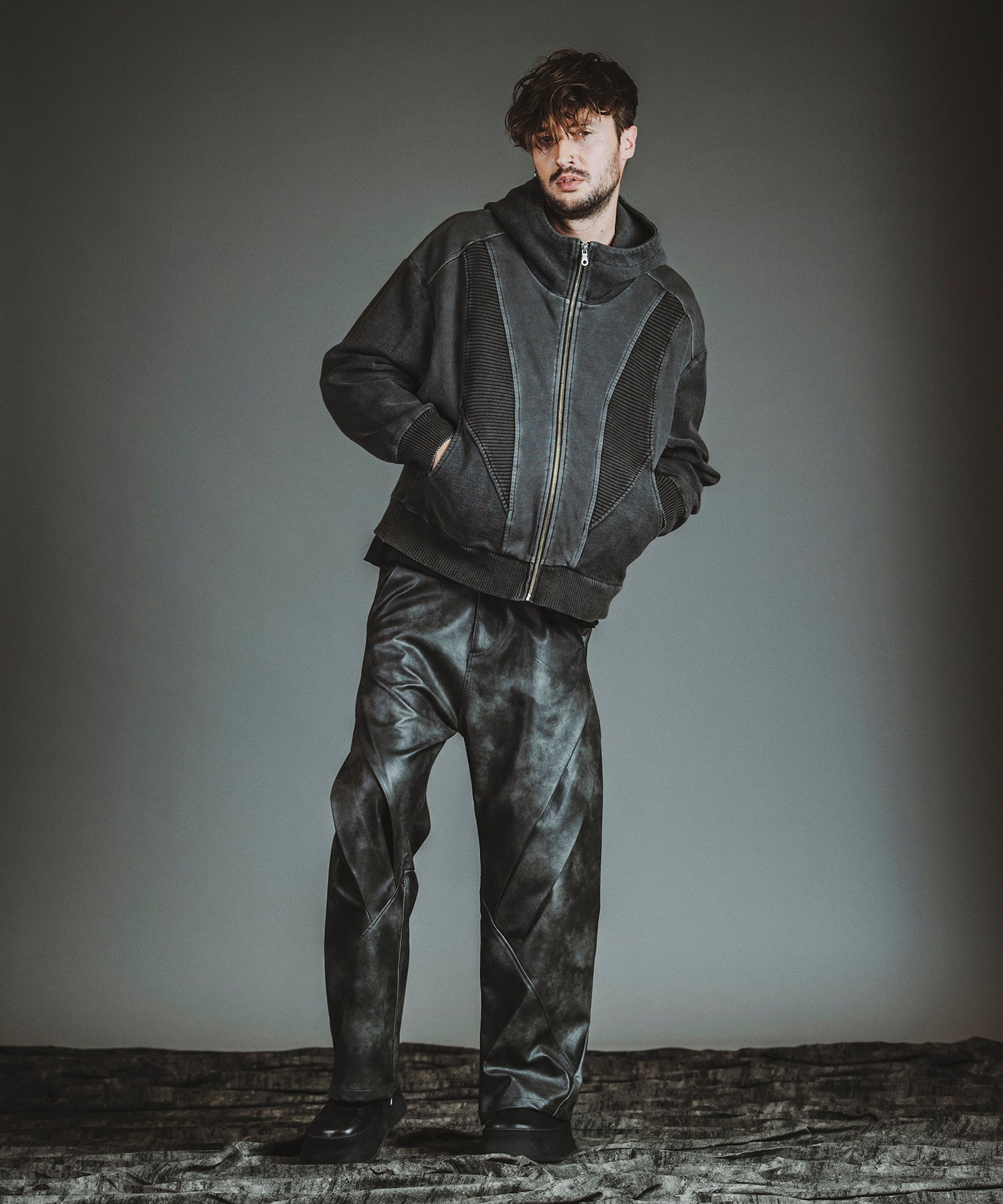 GRAY Model:H182cm