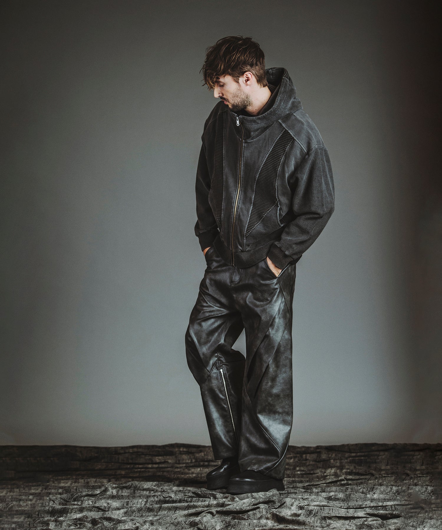 GRAY Model:H182cm