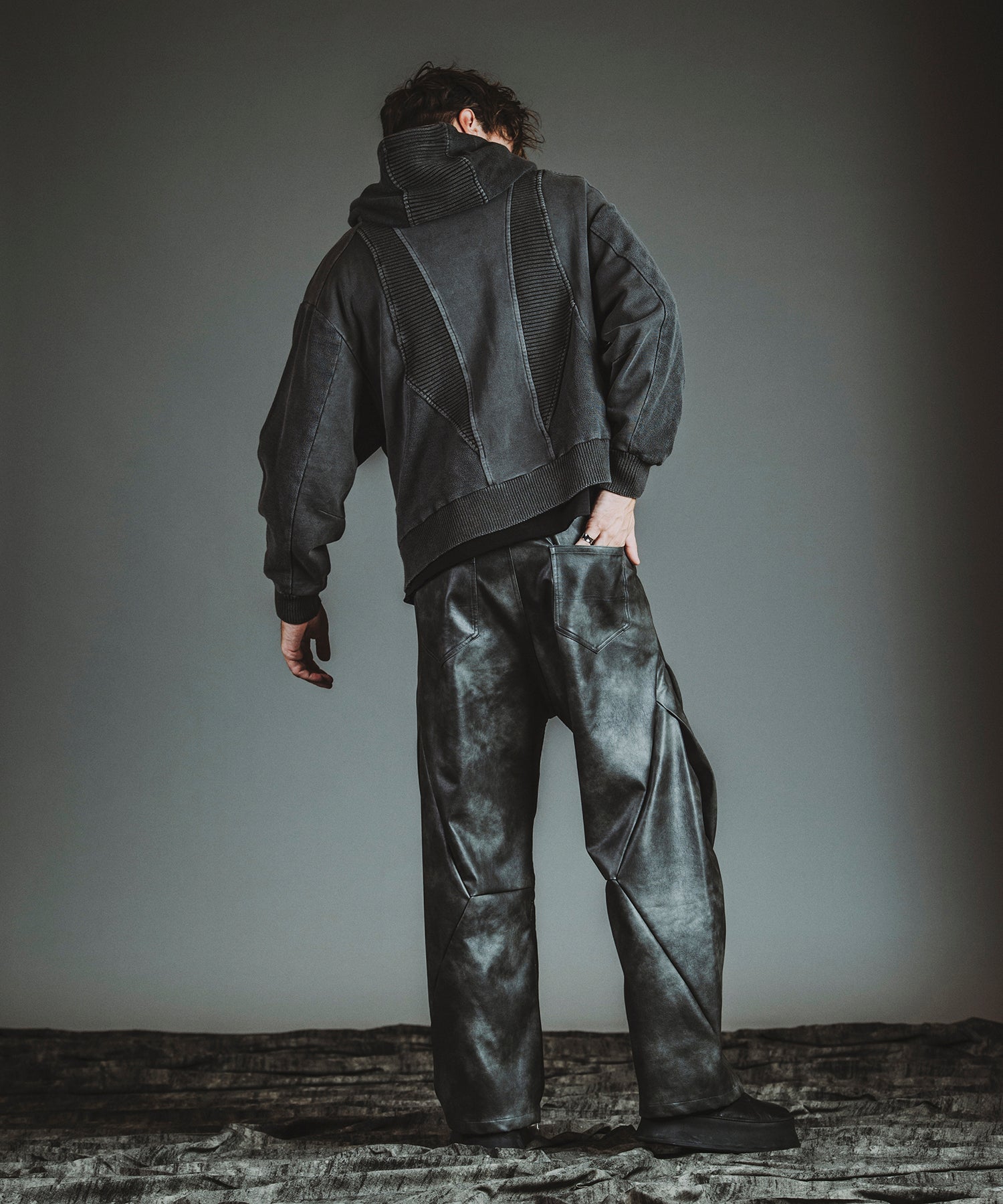 GRAY Model:H182cm