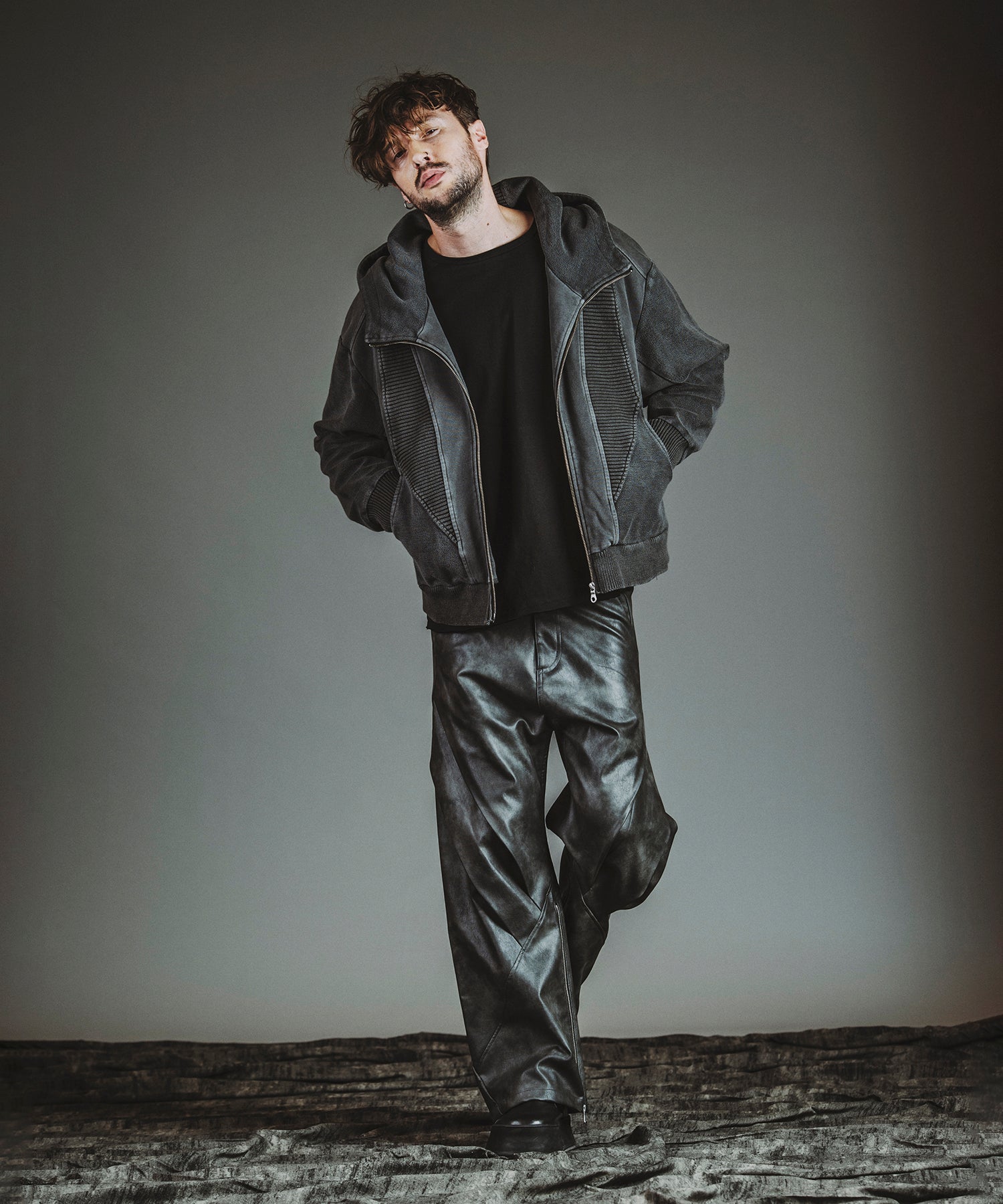 GRAY Model:H182cm