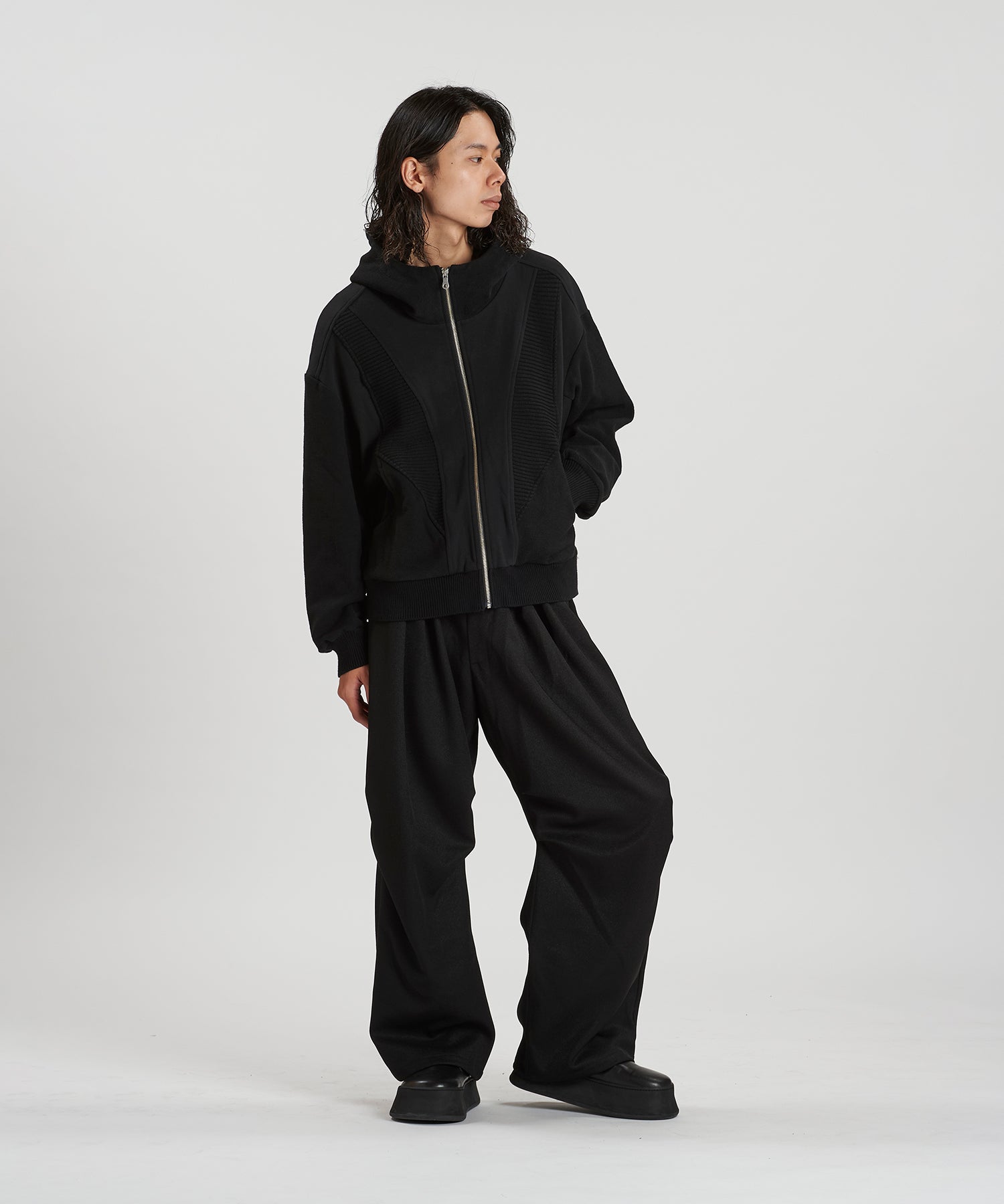 BLACK Model:H180cm