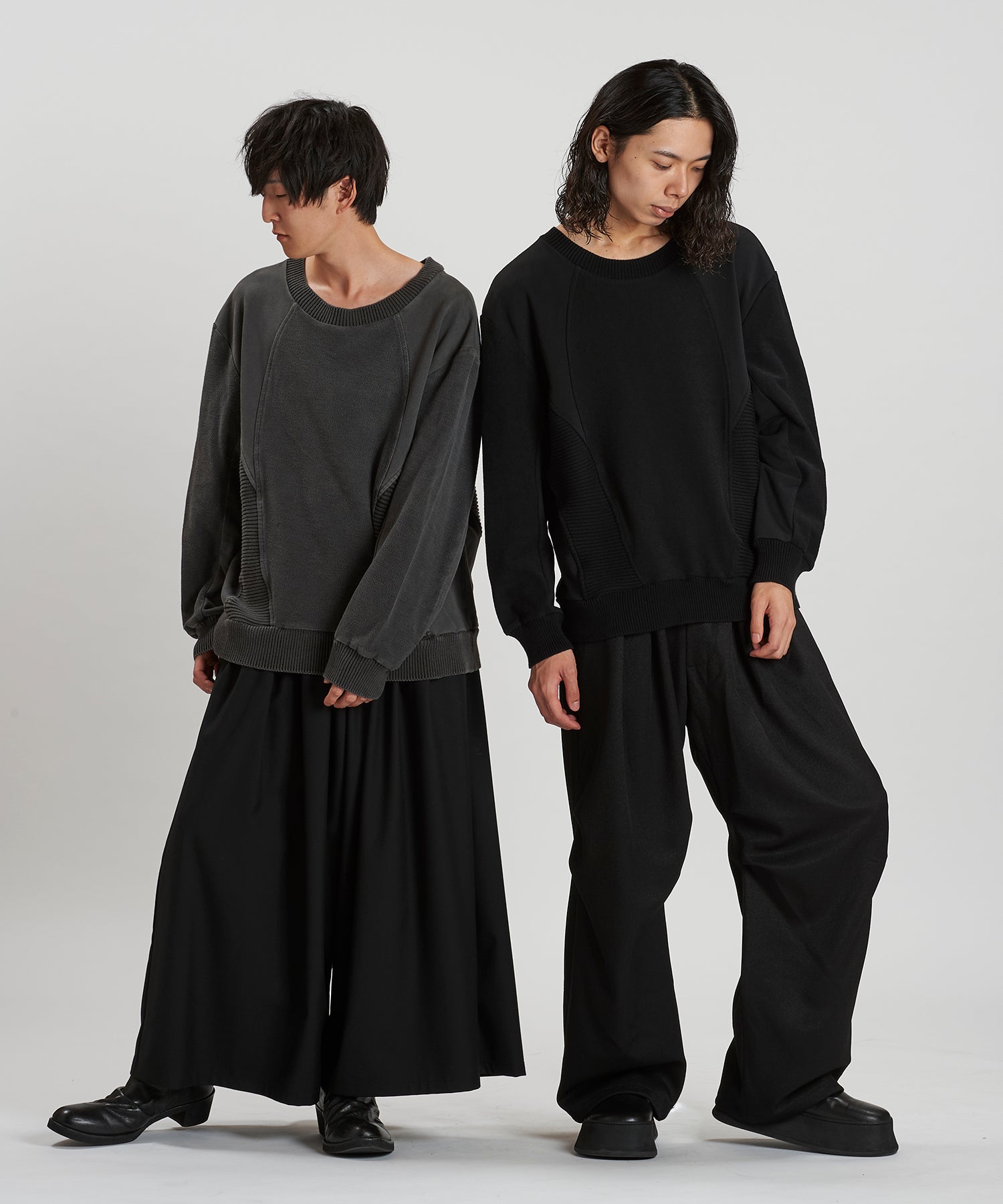 GRAY Model:H169cm / BLACK Model:H180cm