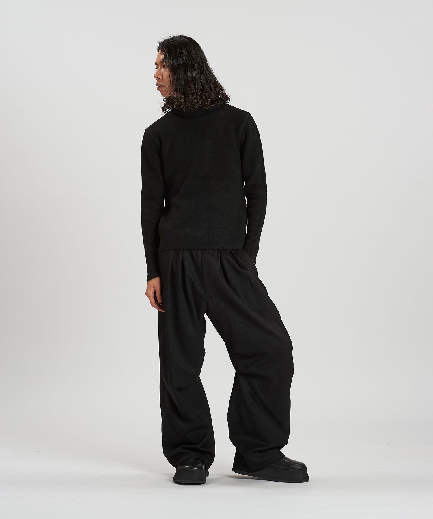BLACK Model:H180cm