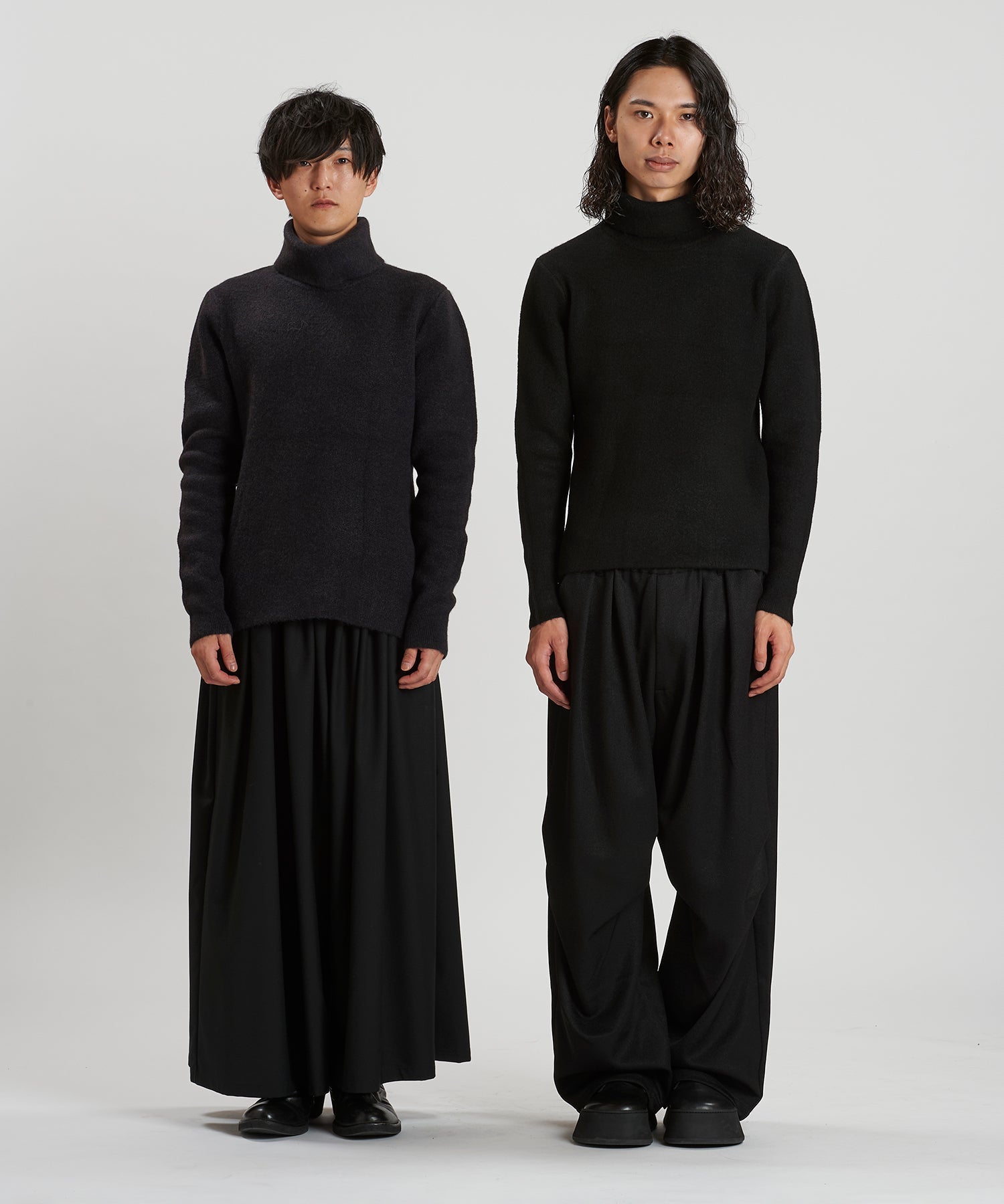 NAVY Model:H169cm / BLACK Model:H180cm