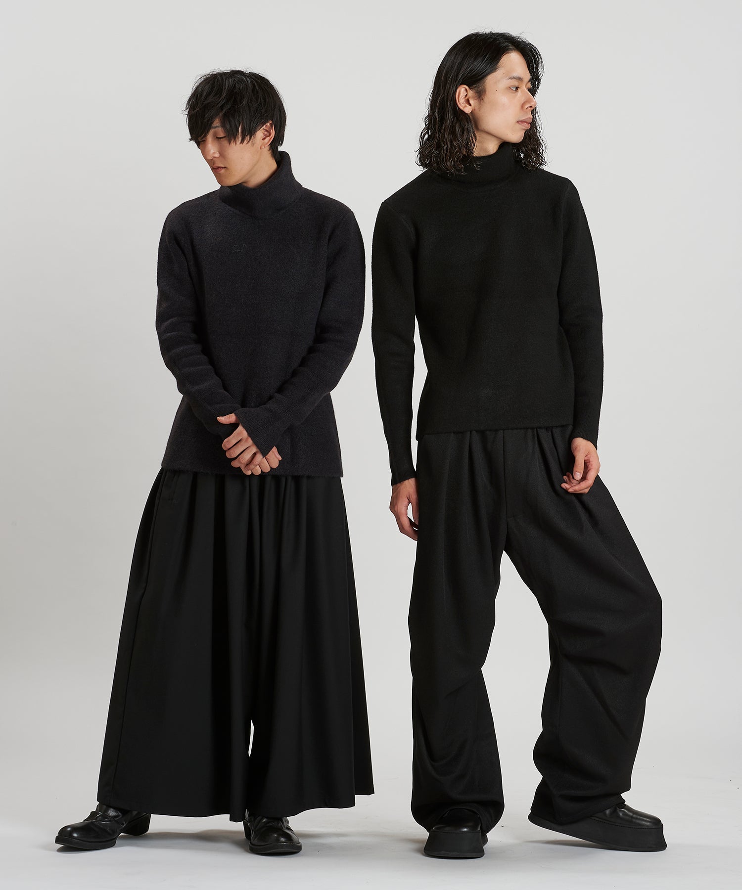 NAVY Model:H169cm / BLACK Model:H180cm