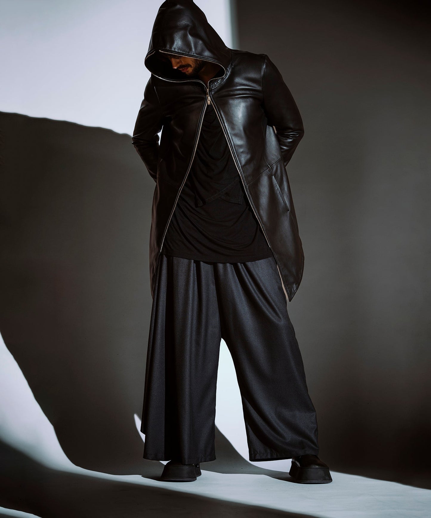 BLACK Model:H182cm