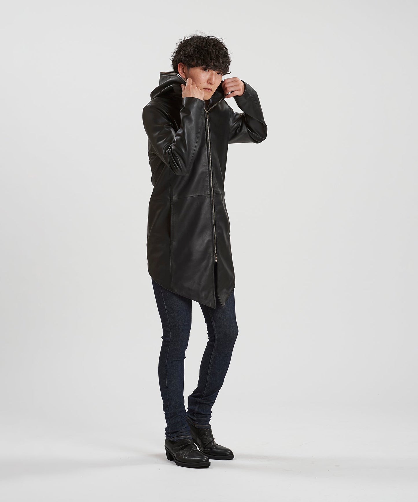 BLACK Model:H169cm