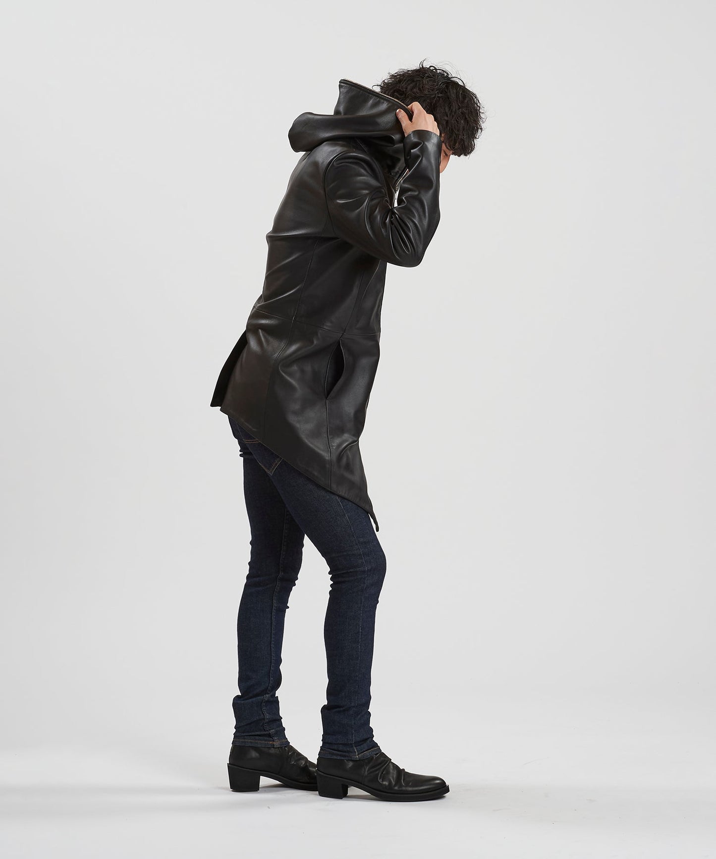 BLACK Model:H169cm