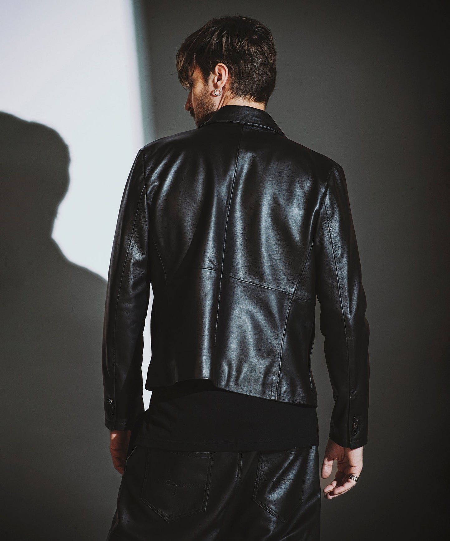 BLACK Model:H182cm